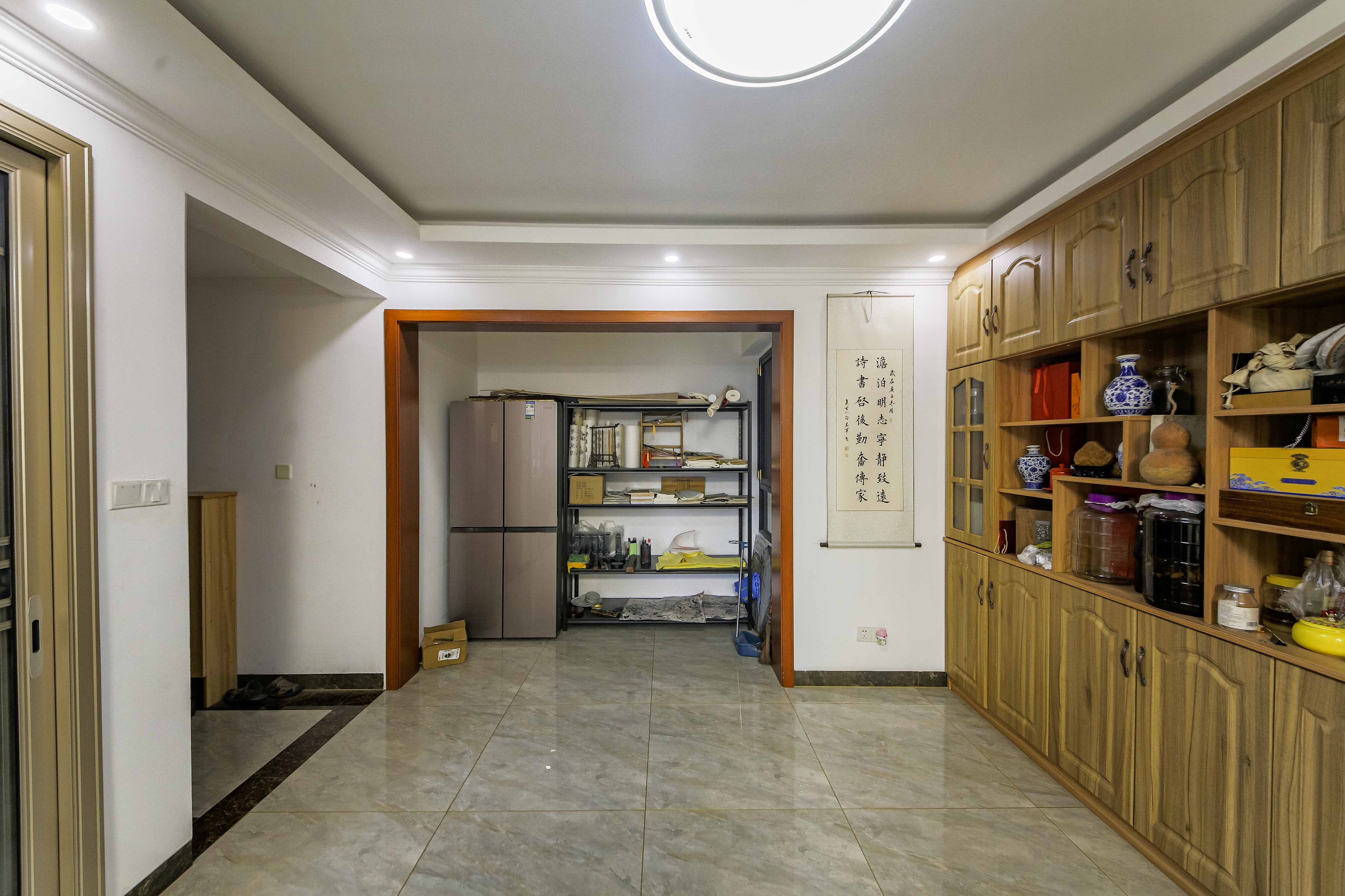 新新花园 4室2厅2卫 128.0万 新新花园 4室2厅2卫 128.0万客厅