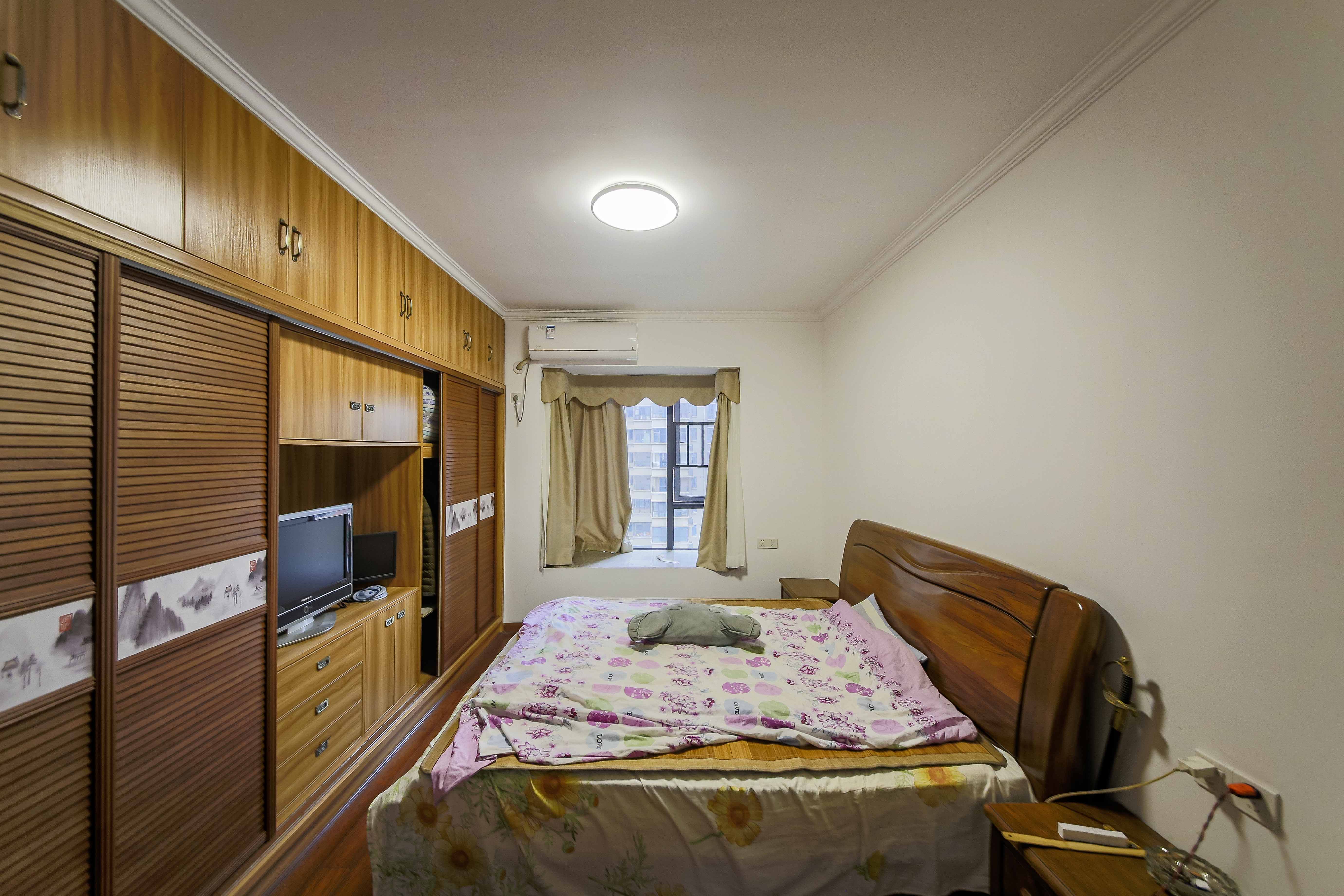 新新花园 4室2厅2卫 128.0万 新新花园 4室2厅2卫 128.0万卧室