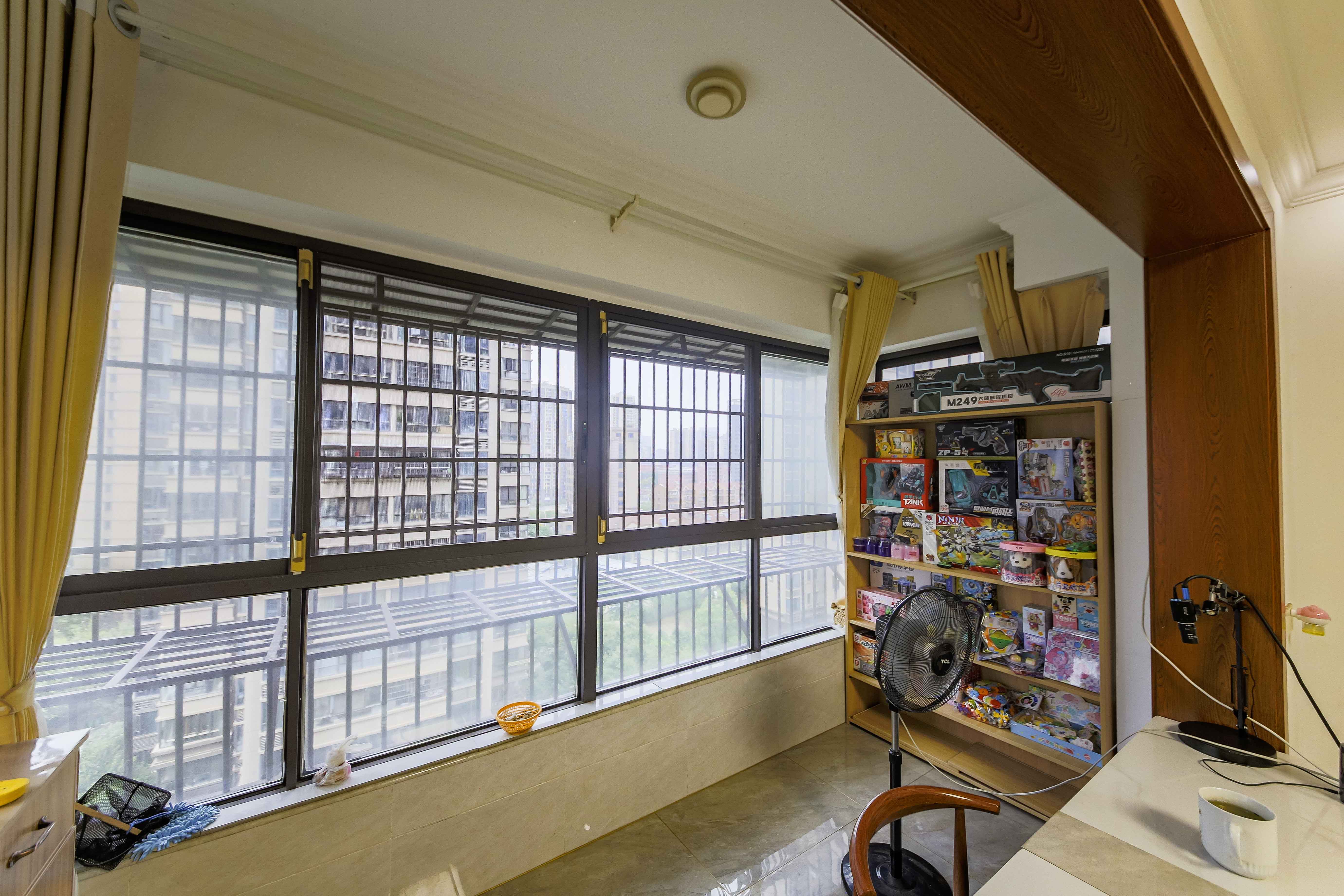 新新花园 4室2厅2卫 128.0万 新新花园 4室2厅2卫 128.0万阳台