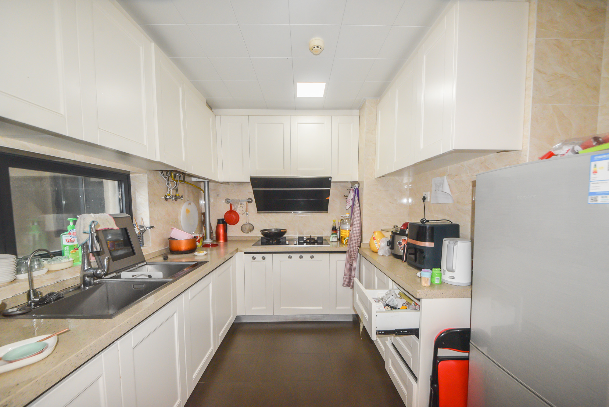 万科魅力之城锋镜里 4室2厅2卫 140.0万 万科魅力之城锋镜里 4室2厅2卫 140.0万厨房