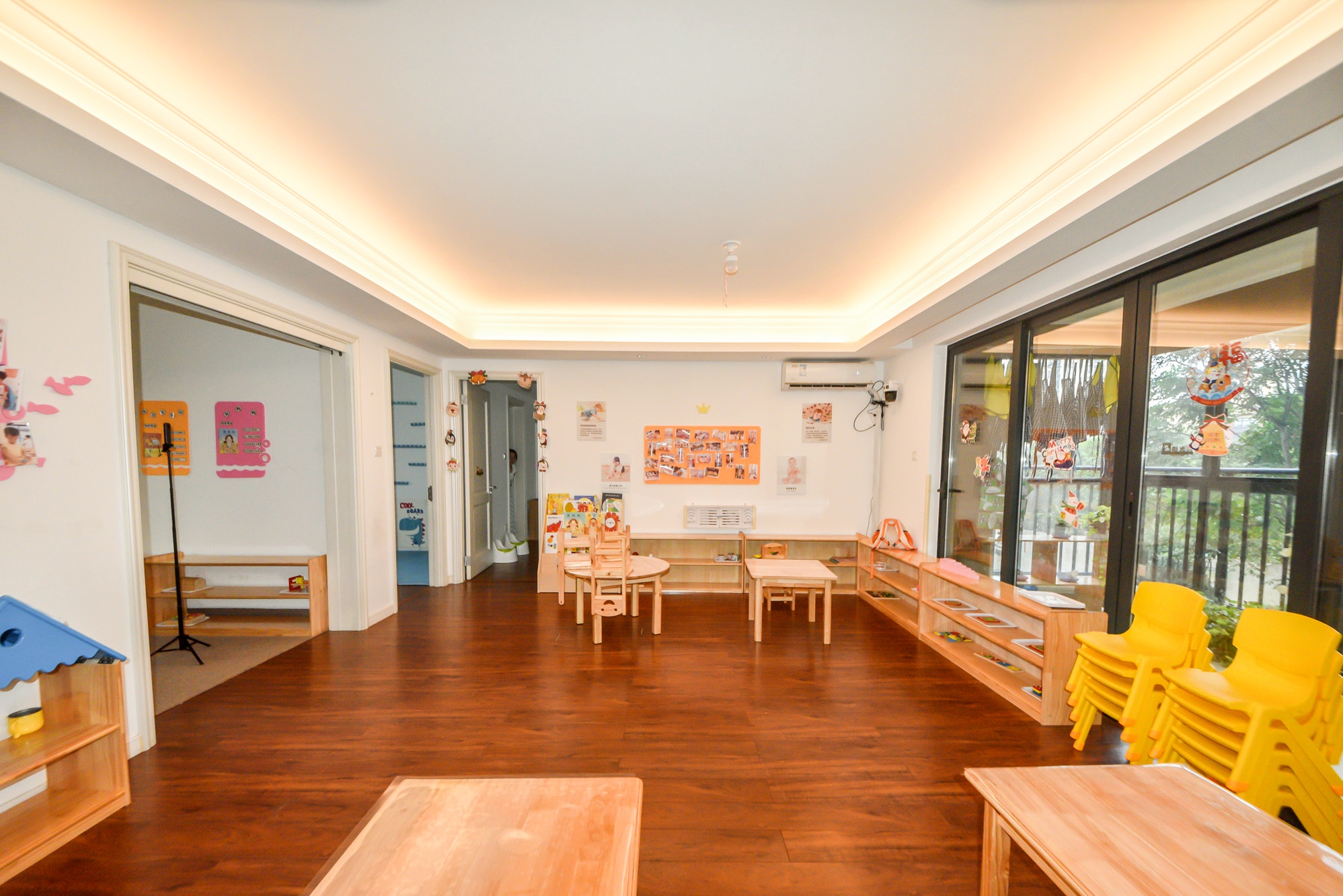 万科魅力之城锋镜里 4室2厅2卫 140.0万 万科魅力之城锋镜里 4室2厅2卫 140.0万客厅