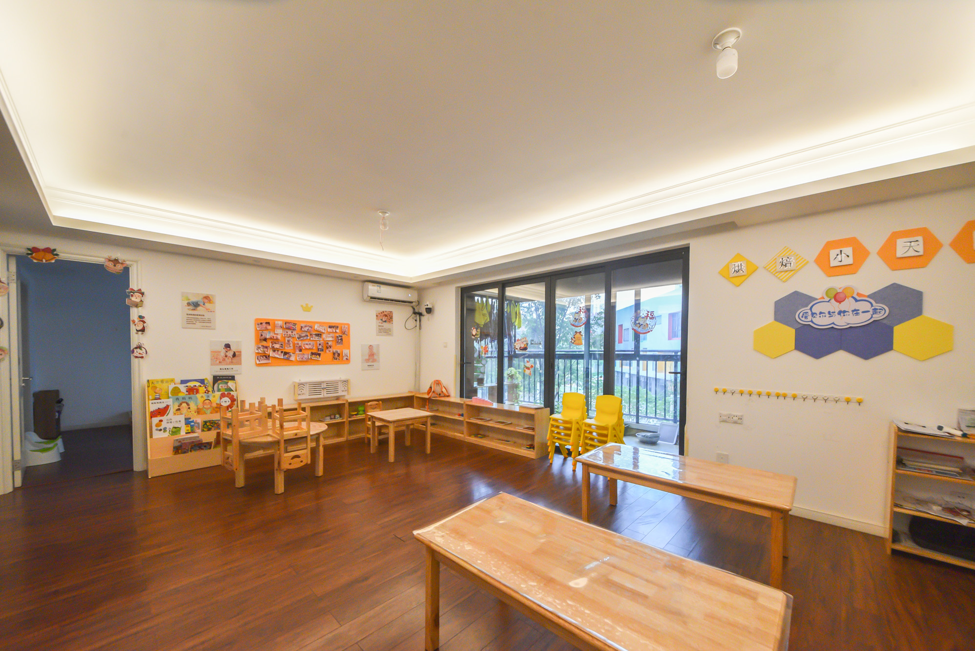 万科魅力之城锋镜里 4室2厅2卫 140.0万 万科魅力之城锋镜里 4室2厅2卫 140.0万客厅