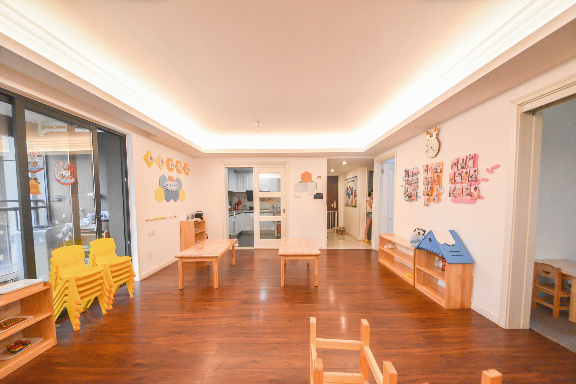 万科魅力之城锋镜里 4室2厅2卫 140.0万 万科魅力之城锋镜里 4室2厅2卫 140.0万客厅