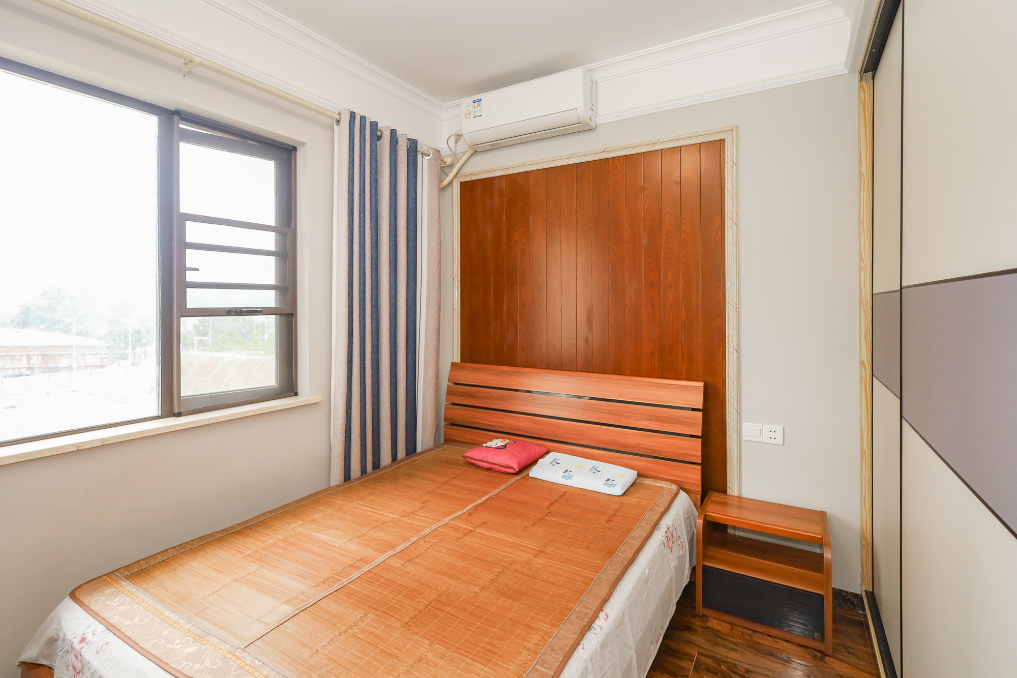 钰龙天下二期(钰龙佳园)  3室2厅2卫    268.0万 钰龙天下二期(钰龙佳园)  3室2厅2卫    268.0万卧室