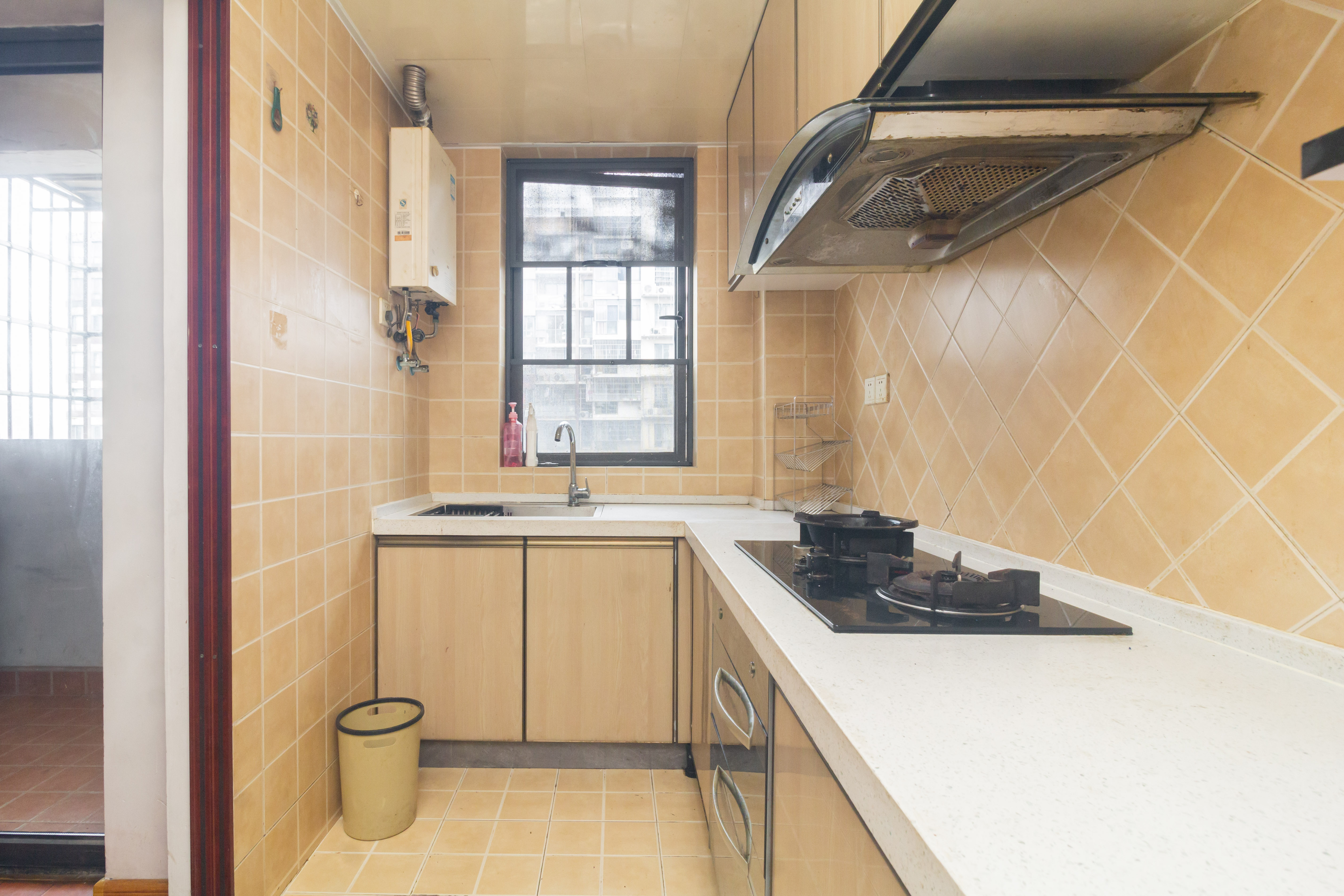 中国铁建国际城一期  3室2厅1卫    52.8万 中国铁建国际城一期  3室2厅1卫    52.8万厨房