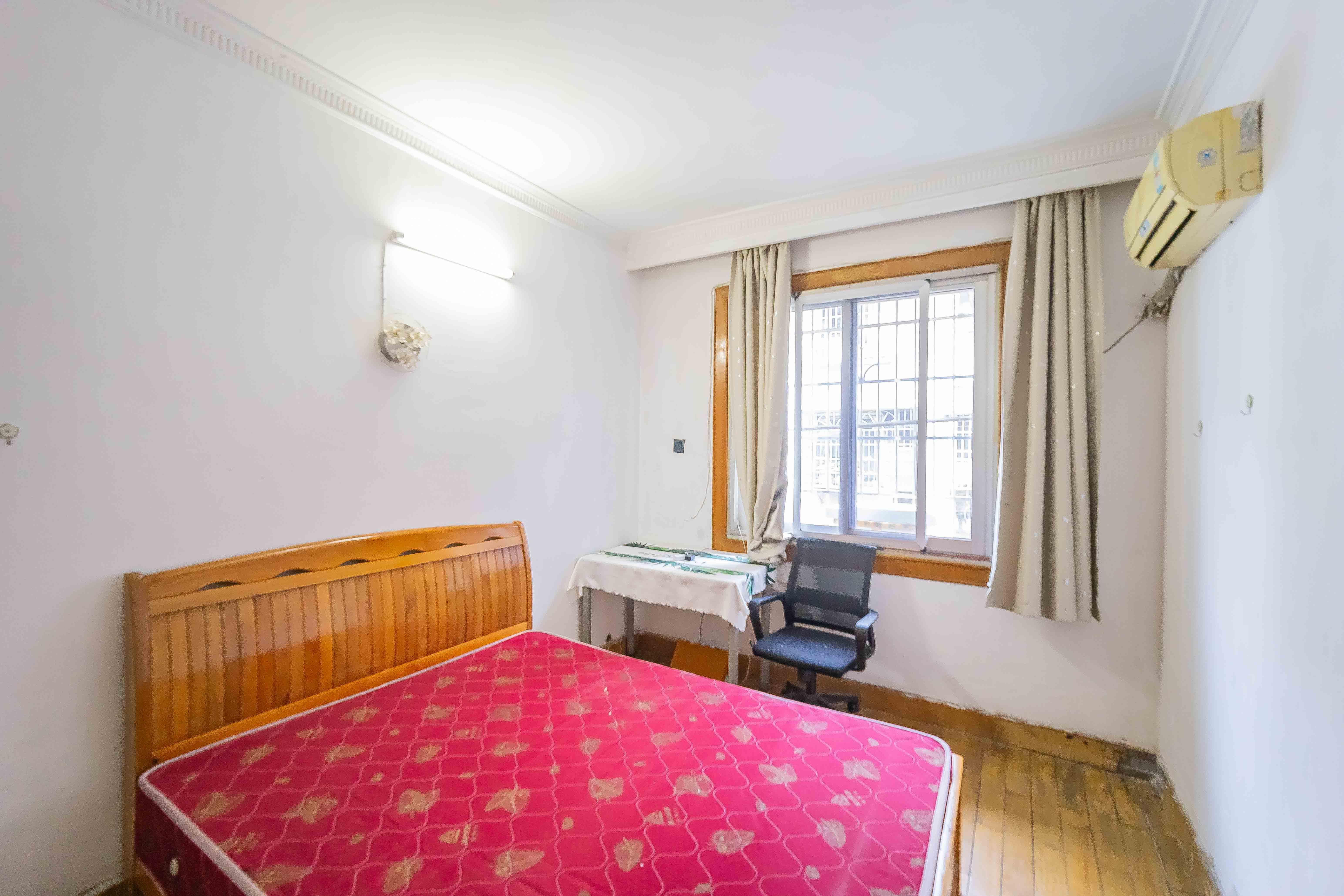 向东南社区 2室1厅1卫 29.9万 向东南社区 2室1厅1卫 29.9万卧室