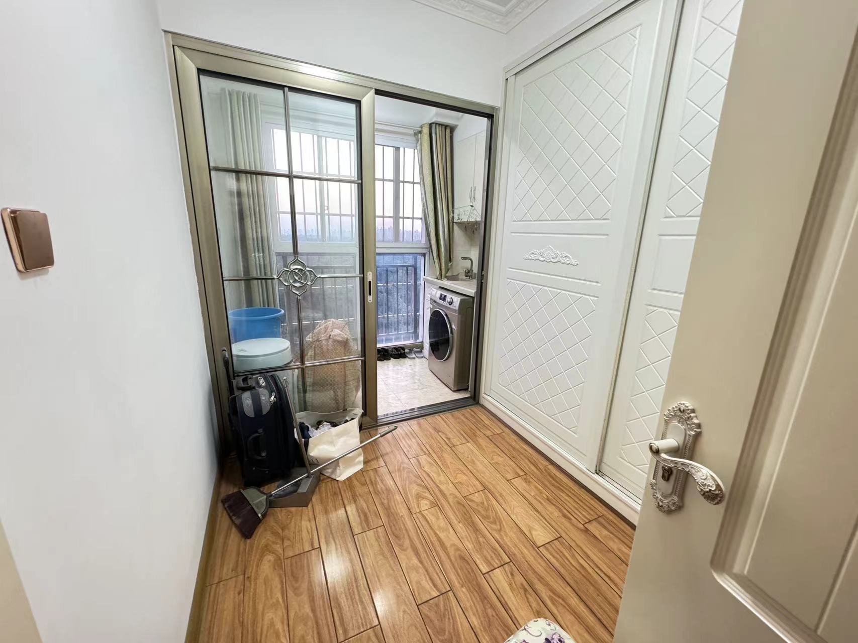 康桥漫步  3室2厅2卫    55.0万 康桥漫步  3室2厅2卫    55.0万室内图