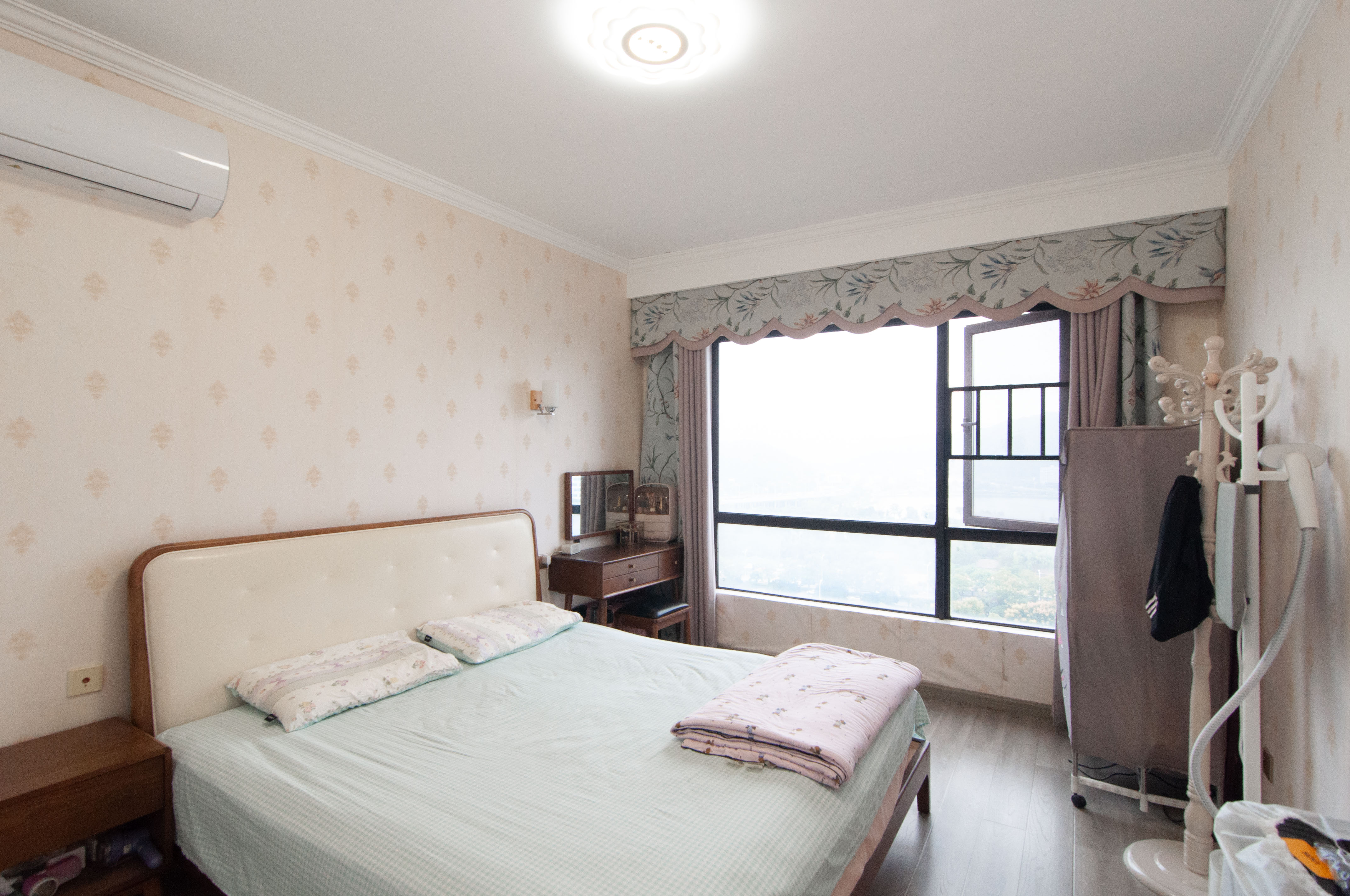 达美D6区  2室2厅1卫   106.00万其他