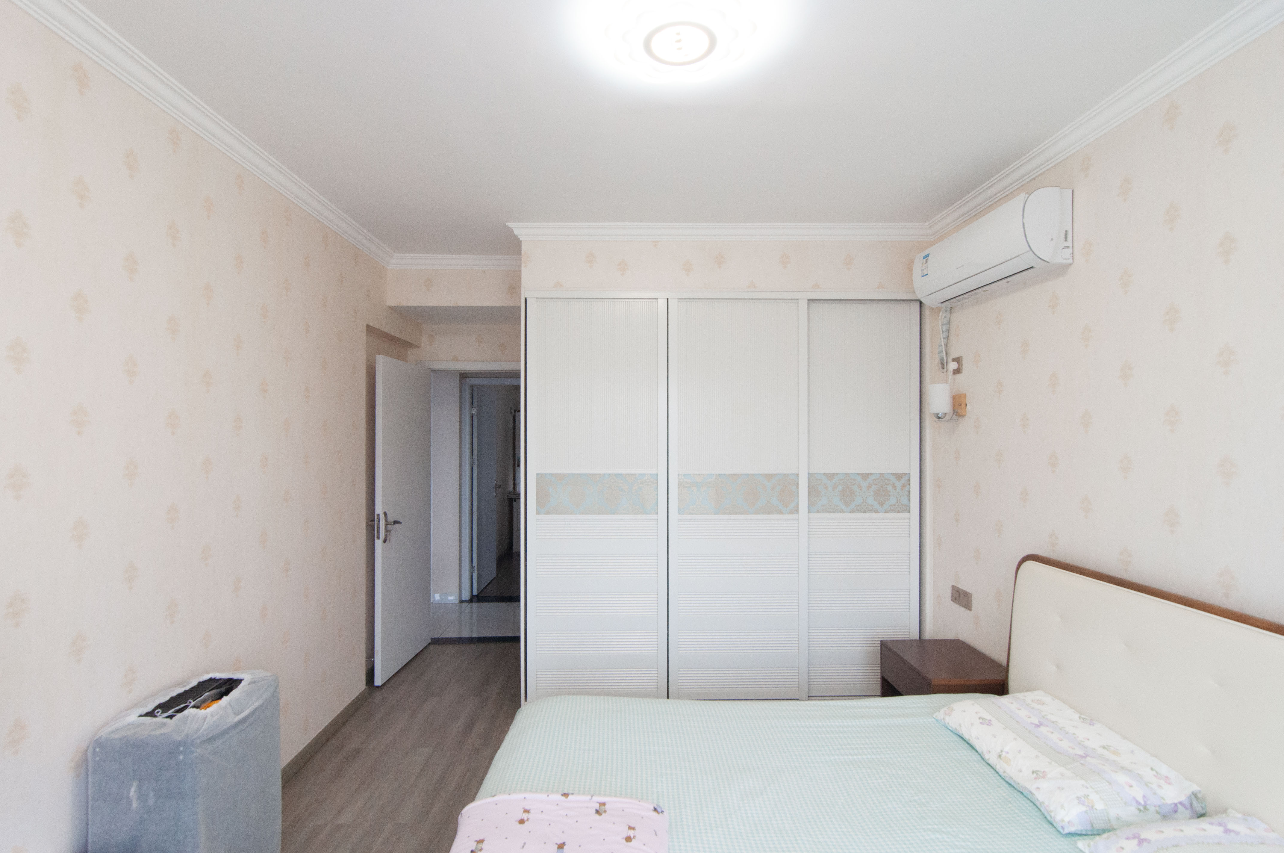 达美D6区  2室2厅1卫   106.00万其他
