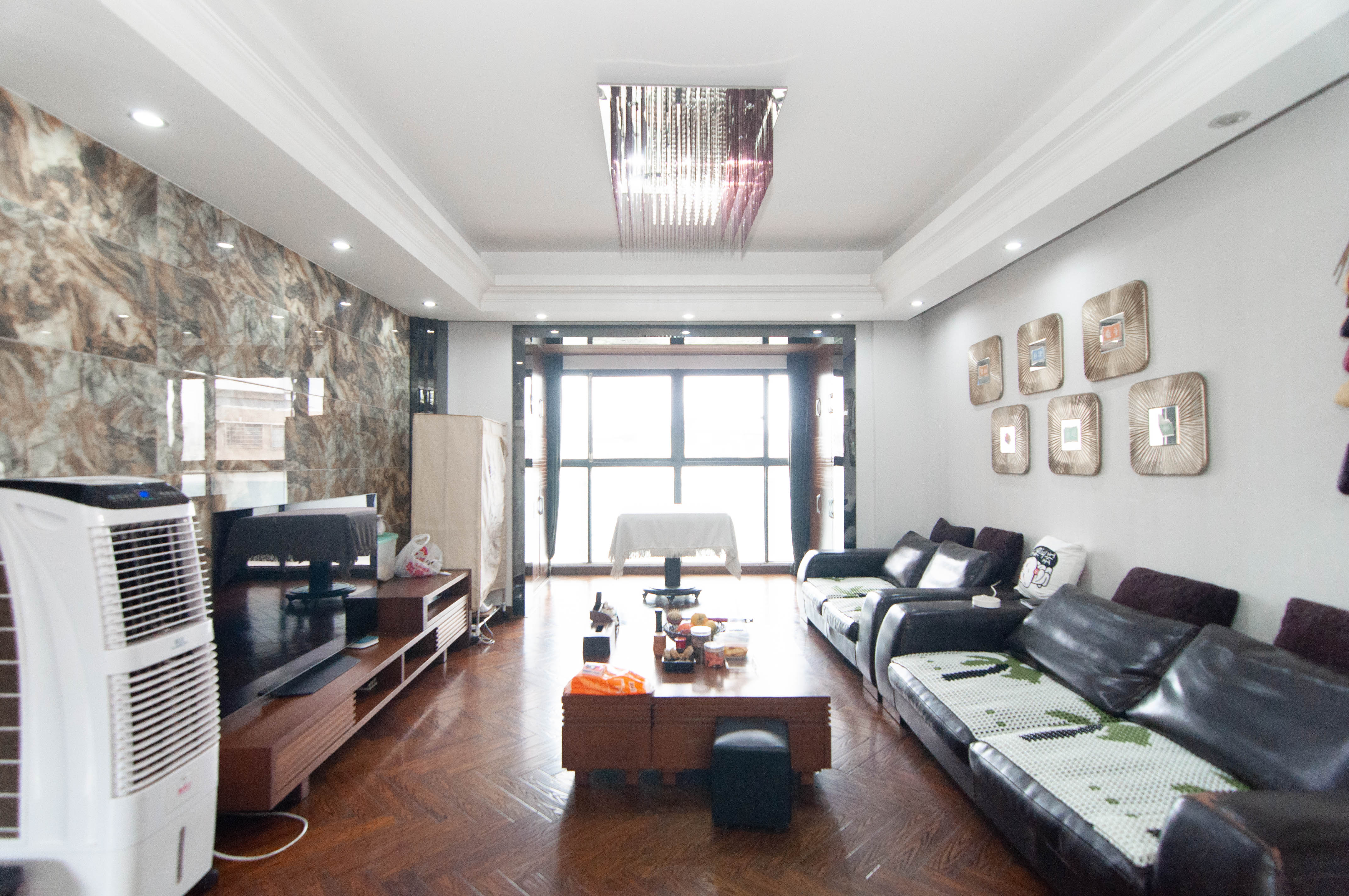 达美D6区 4室2厅2卫 160.0万 达美D6区 4室2厅2卫 160.0万客厅