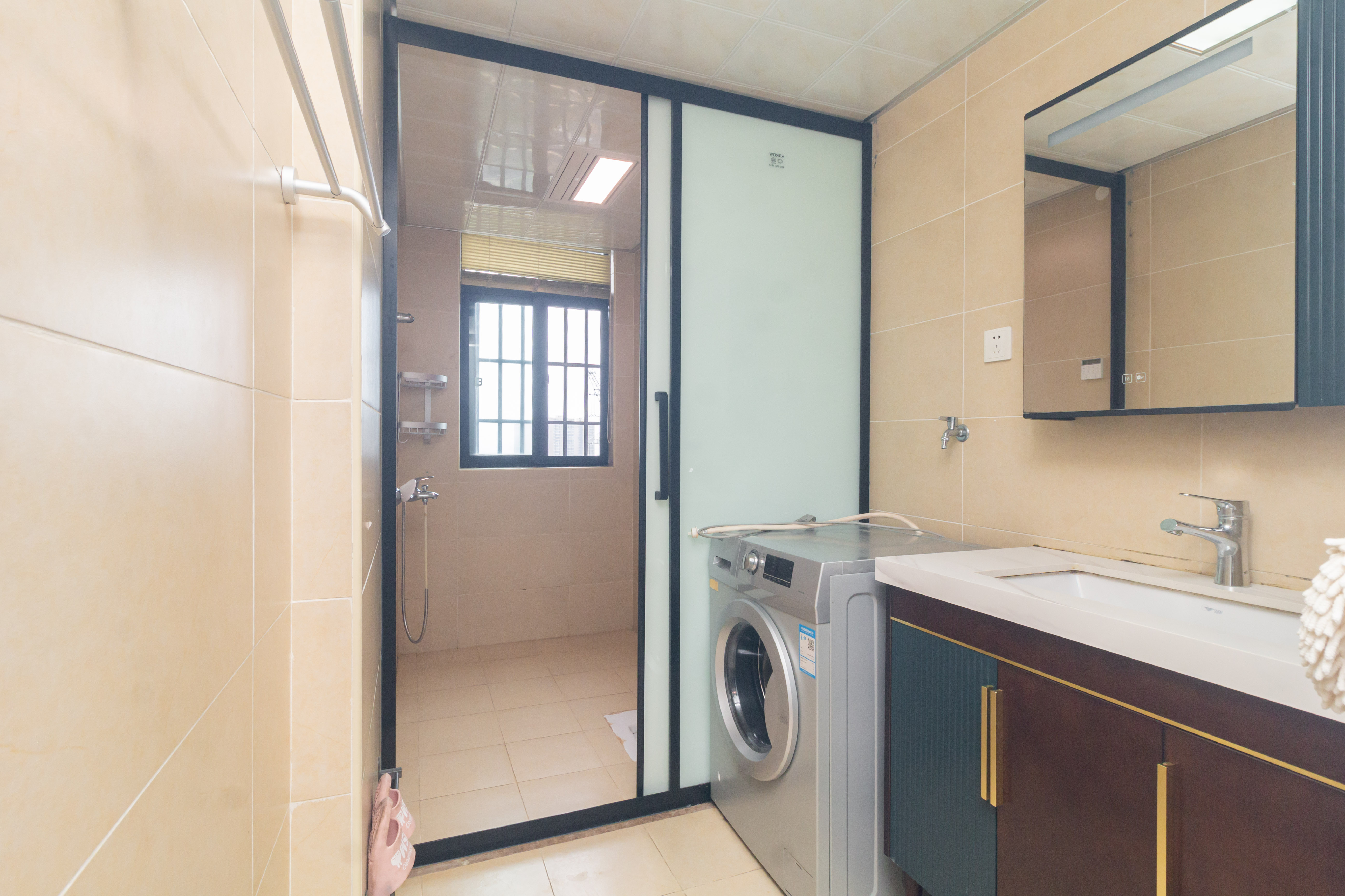 康桥长郡 4室2厅2卫 98.0万 康桥长郡 4室2厅2卫 98.0万卫生间