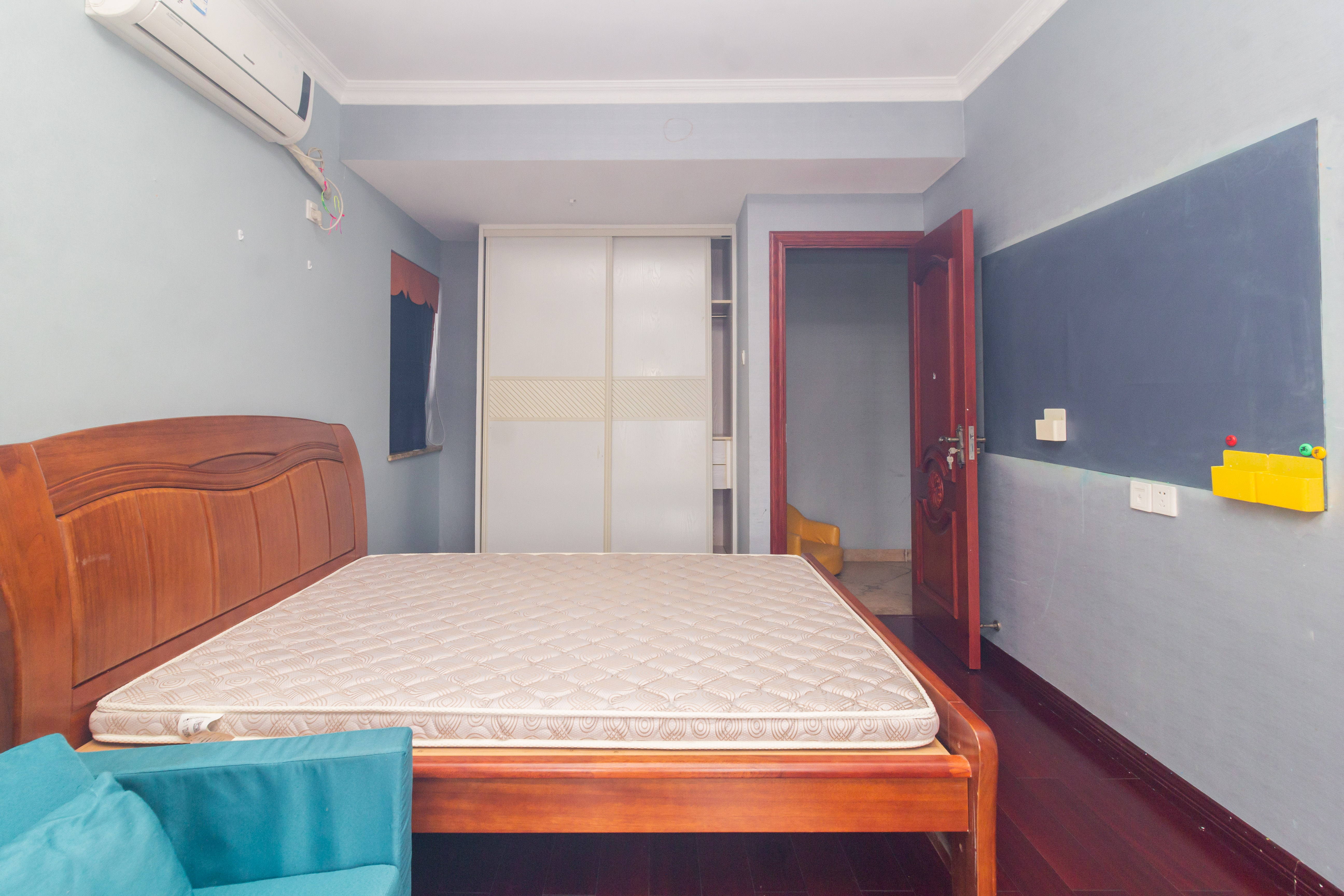 康桥长郡 4室2厅2卫 98.0万 康桥长郡 4室2厅2卫 98.0万卧室