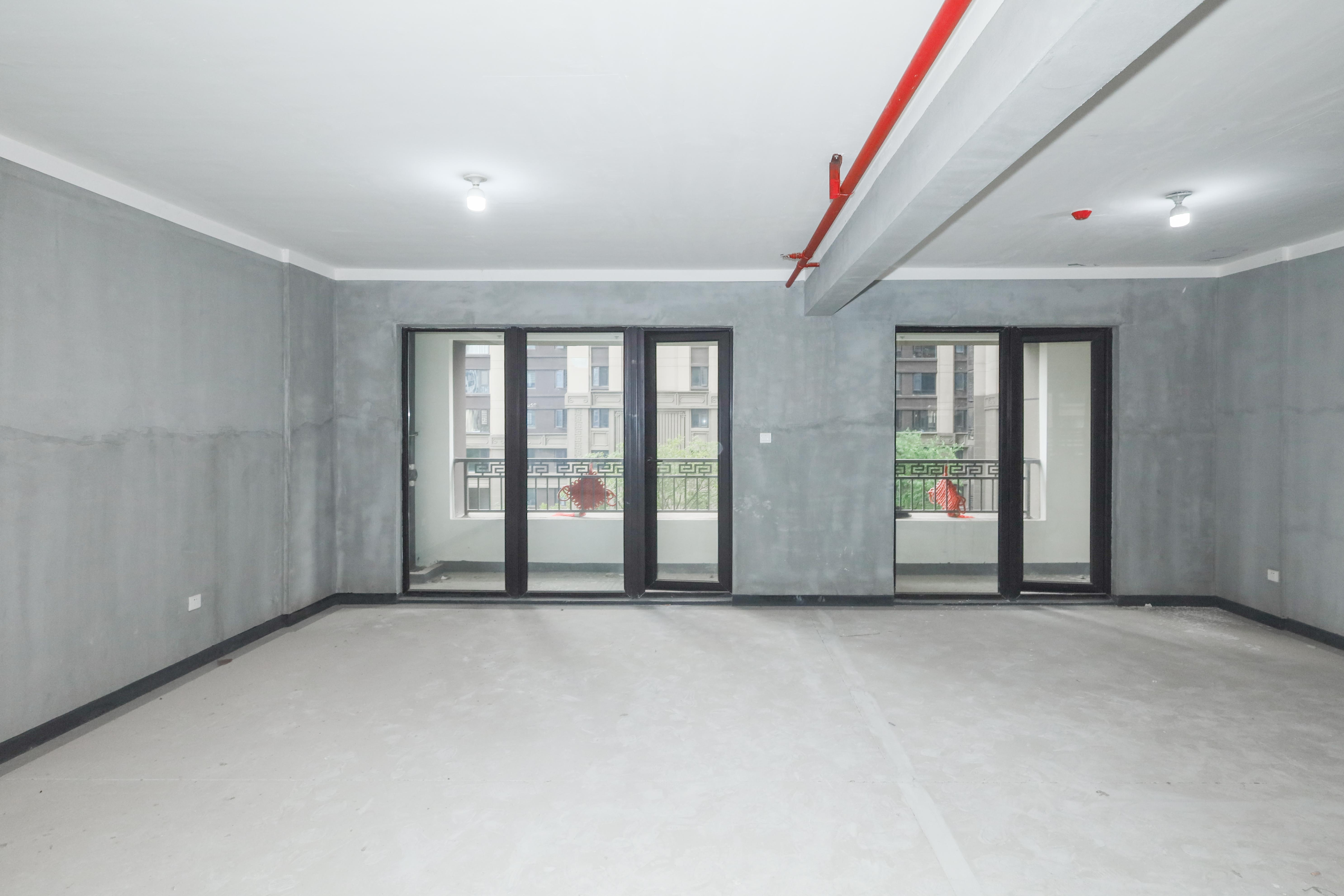 建发央著  4室2厅2卫   218.00万