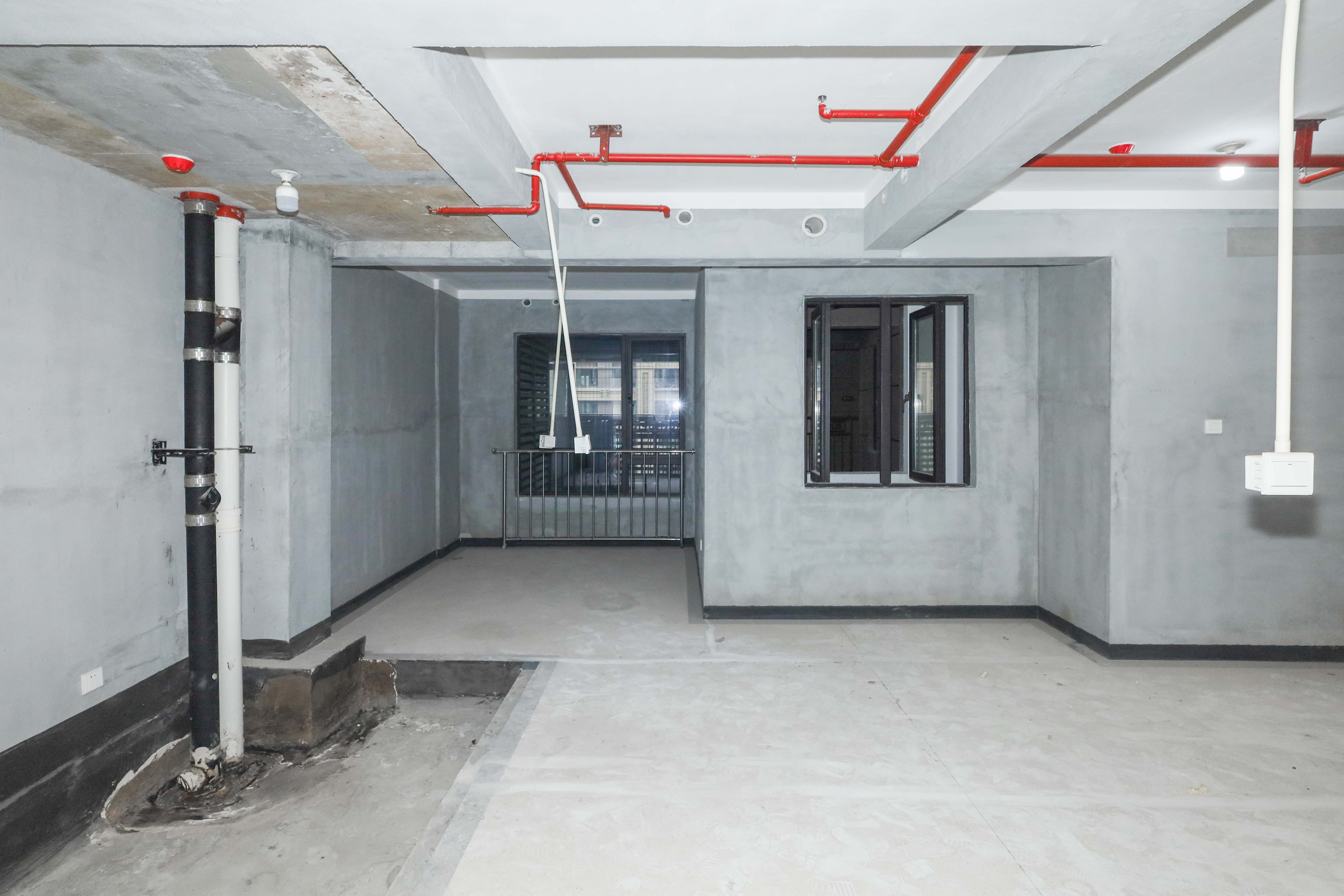 建发央著  4室2厅2卫   218.00万其他