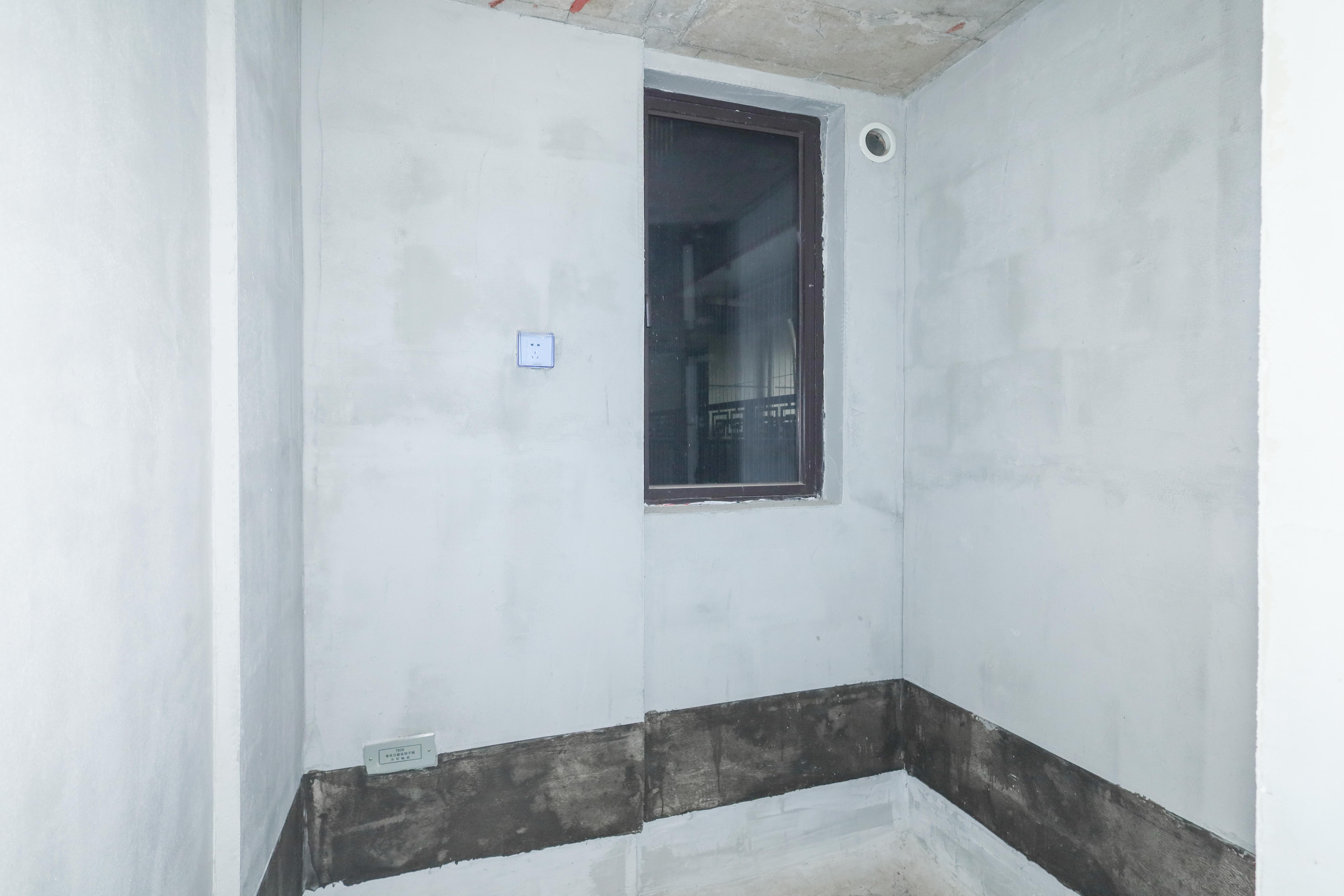 建发央著  4室2厅2卫   218.00万卫生间