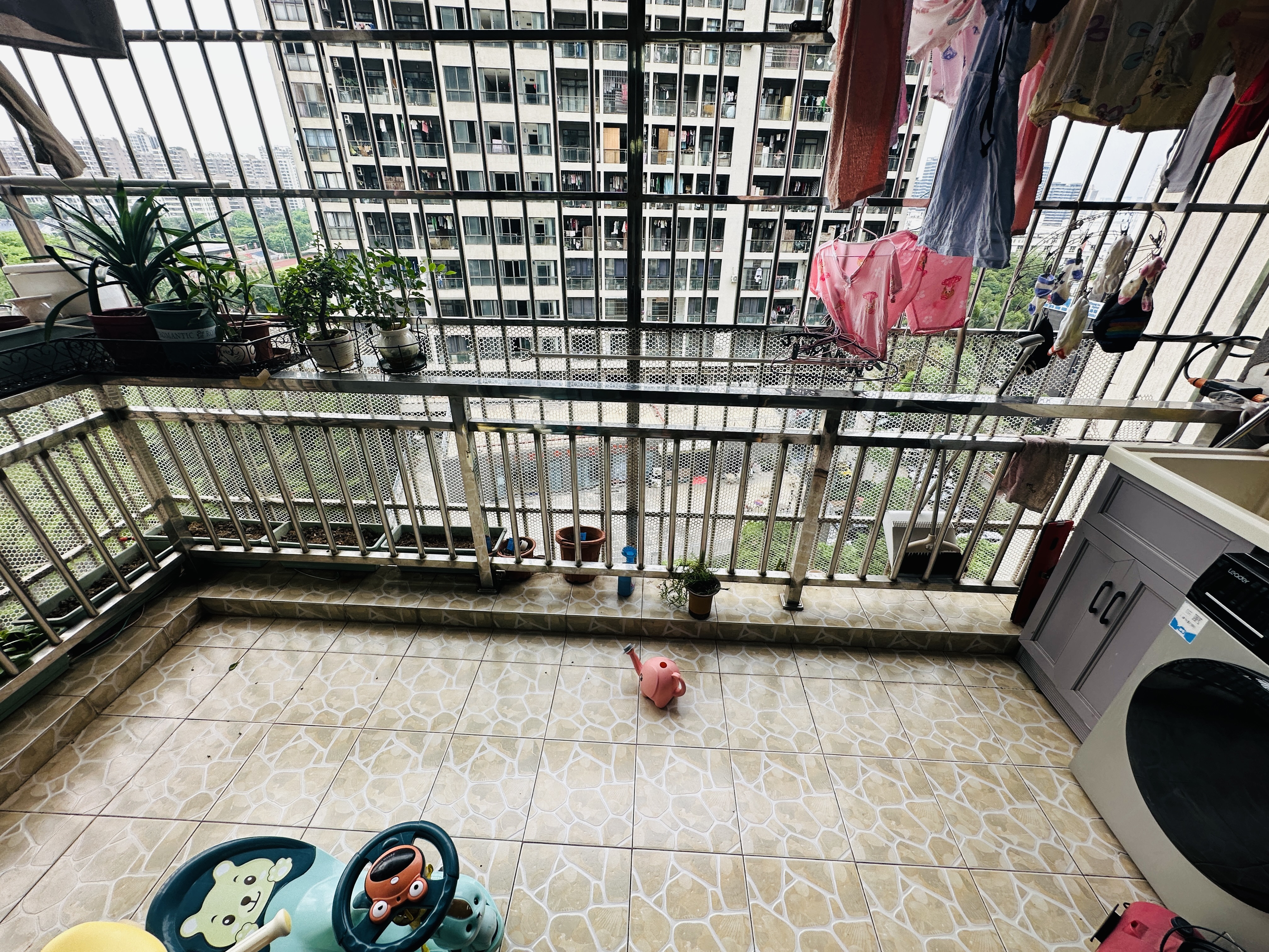 长霖繁华里 2室2厅1卫 186.00万 长霖繁华里 2室2厅1卫 186.00万阳台