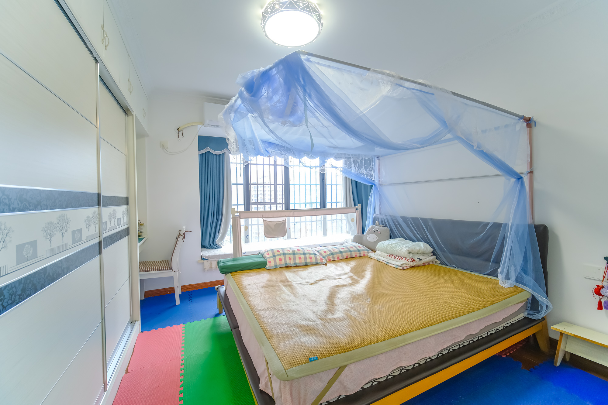 丰源国际 3室2厅2卫 80.0万 丰源国际 3室2厅2卫 80.0万卧室