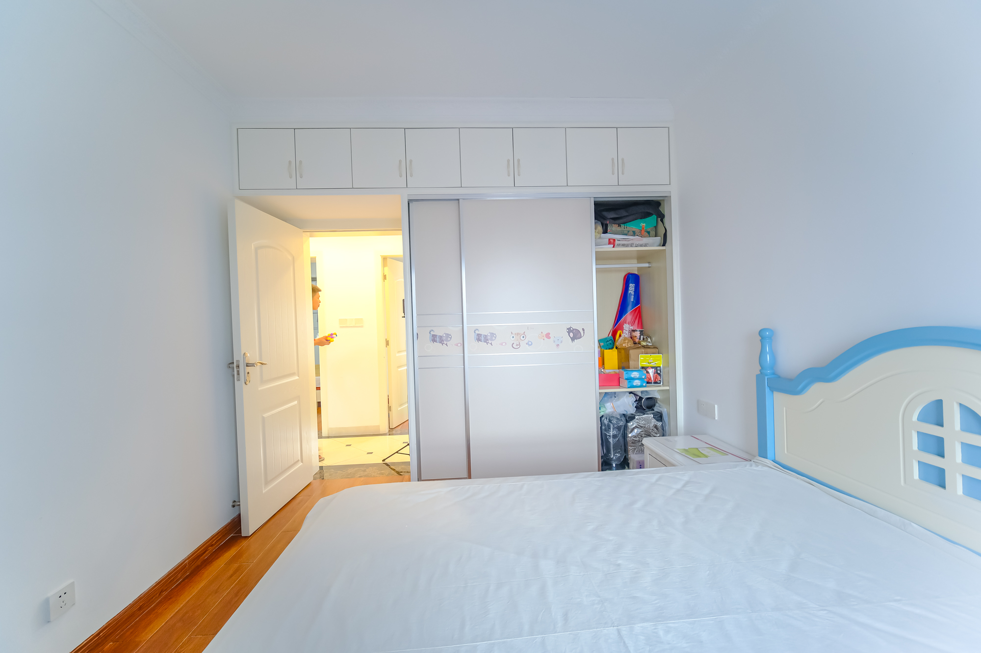 丰源国际 3室2厅2卫 80.0万 丰源国际 3室2厅2卫 80.0万卧室