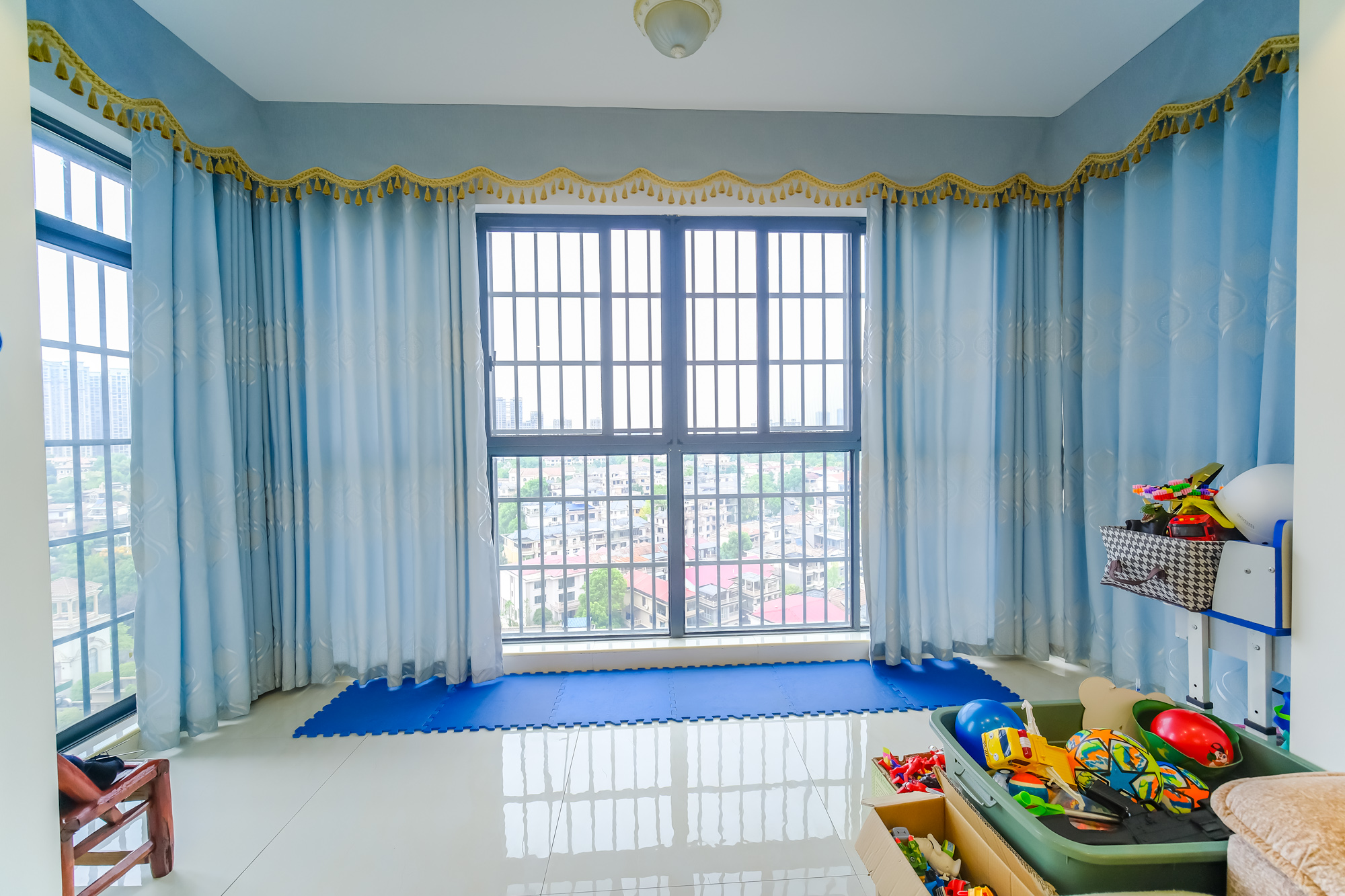 丰源国际 3室2厅2卫 80.0万 丰源国际 3室2厅2卫 80.0万阳台