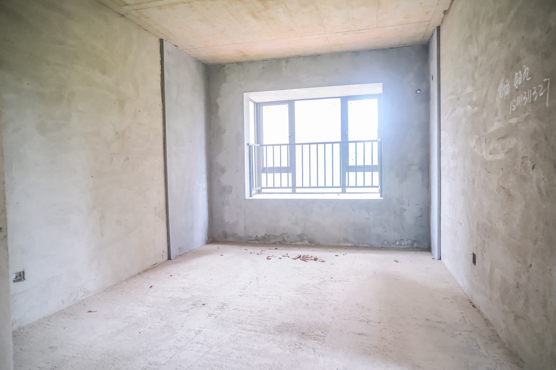 永宏万家里 5室2厅1卫 150.0万 永宏万家里 5室2厅1卫 150.0万卧室