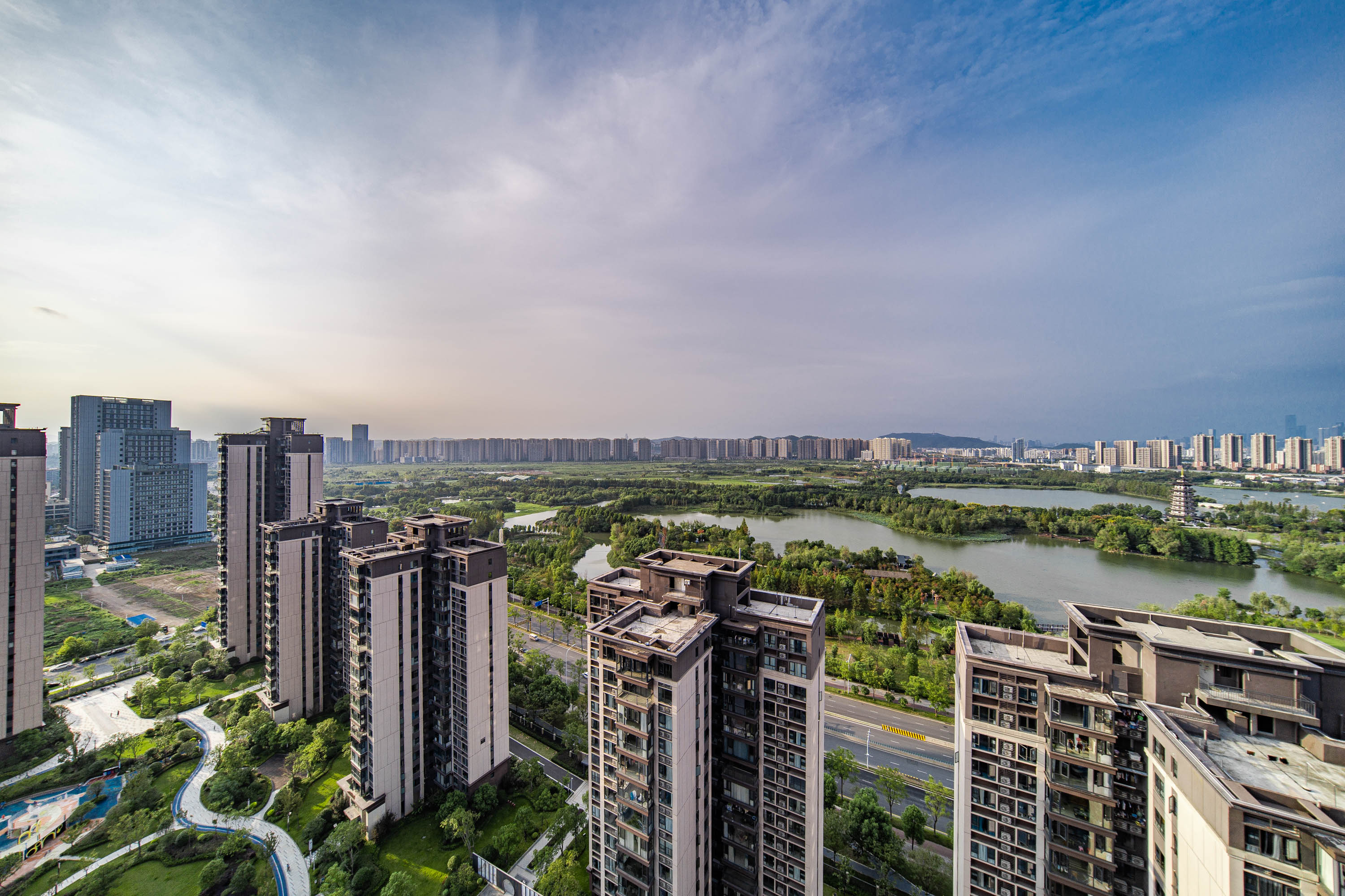 深业鹭栖府  4室2厅2卫   256.00万其他