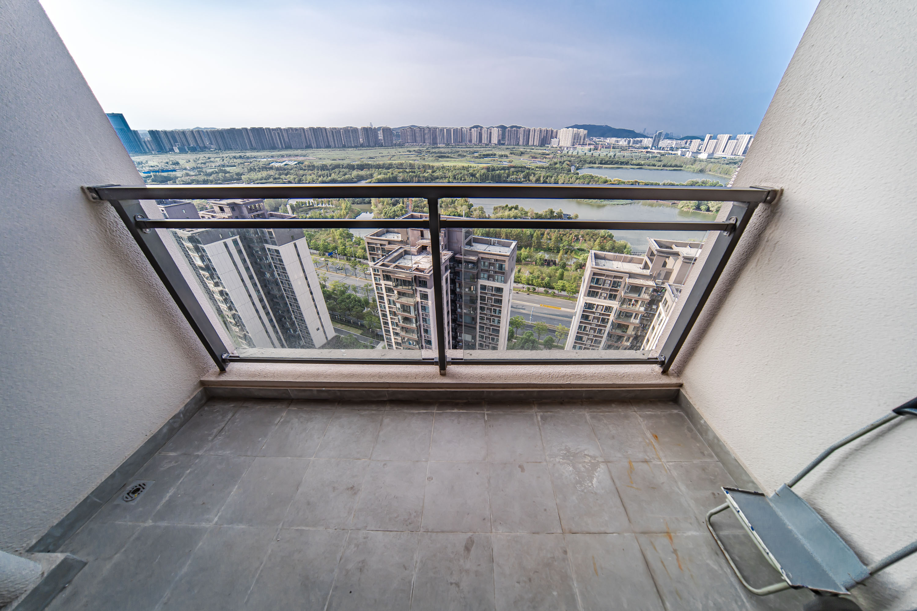 深业鹭栖府  4室2厅2卫   256.00万阳台