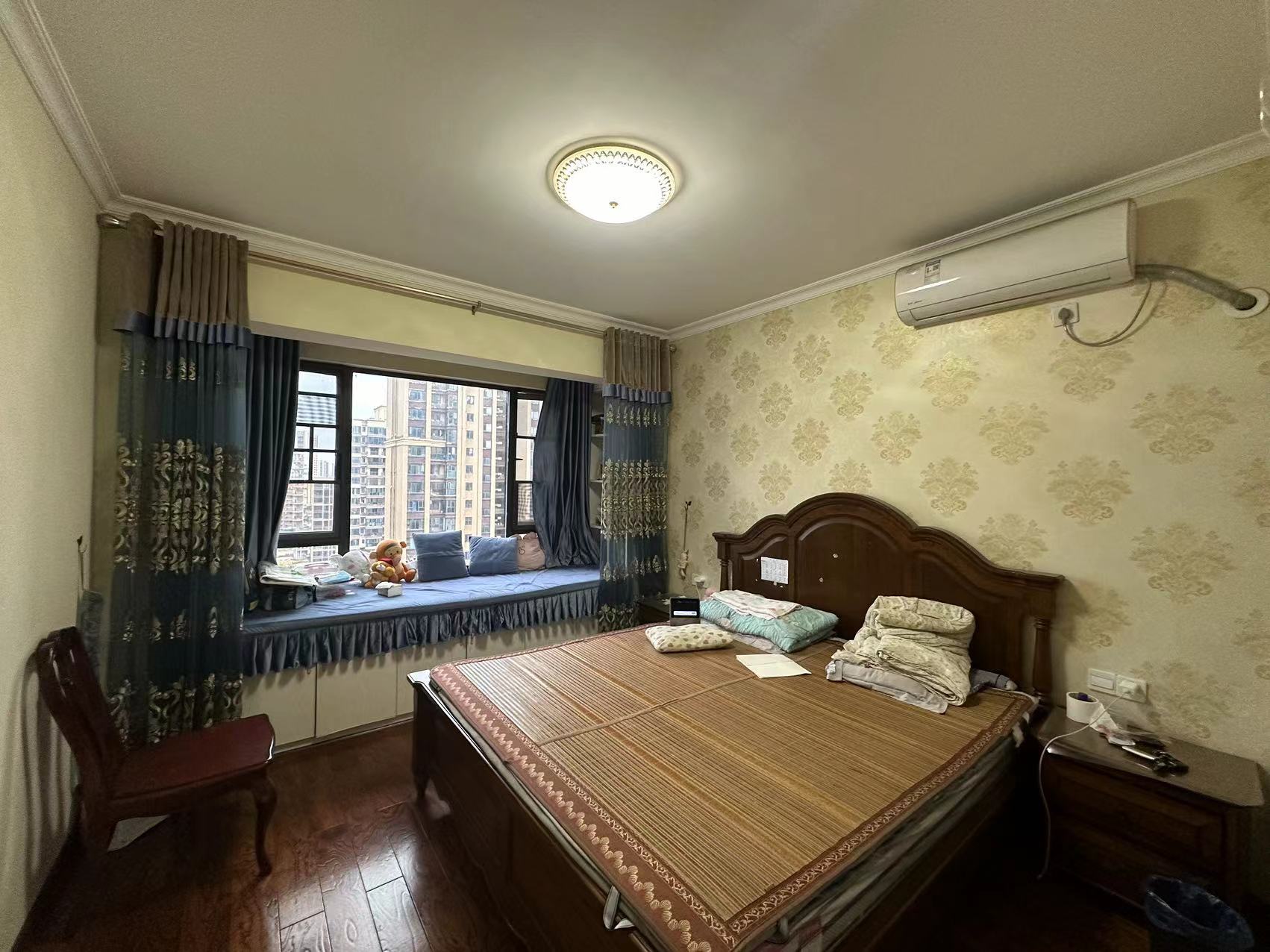 春藤小镇  4室2厅2卫    90.0万 春藤小镇  4室2厅2卫    90.0万室内图