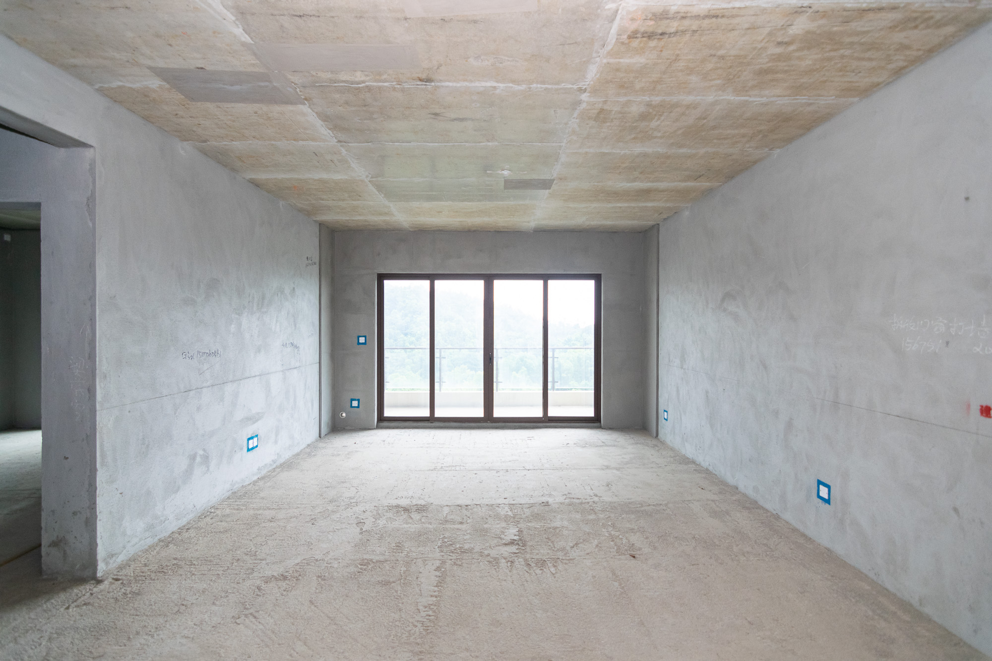 碧桂园御园  5室2厅3卫    200.0万 碧桂园御园  5室2厅3卫    200.0万客厅