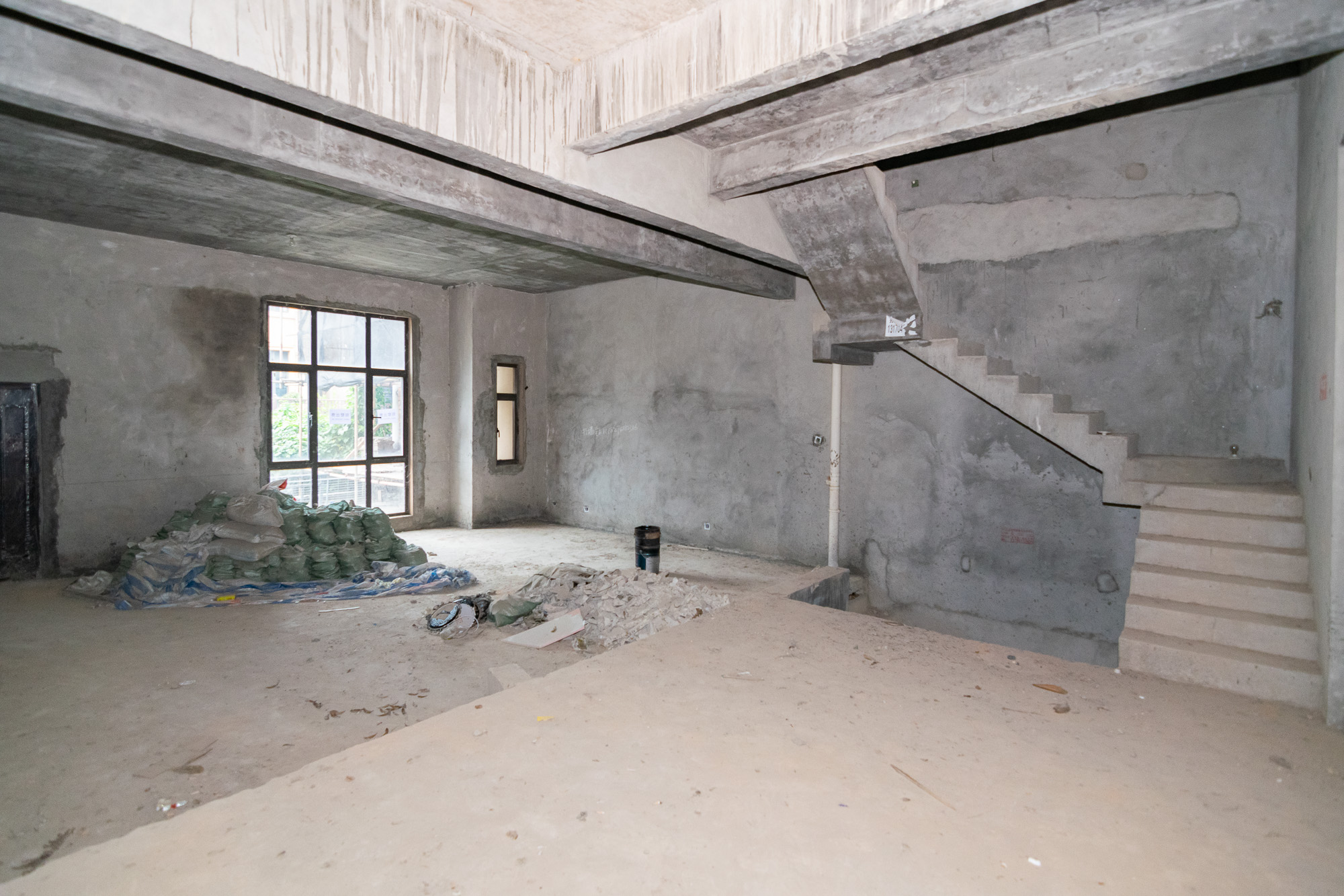 湖南报业文化城(米地亚家园)  7室3厅5卫    310.0万 湖南报业文化城(米地亚家园)  7室3厅5卫    310.0万