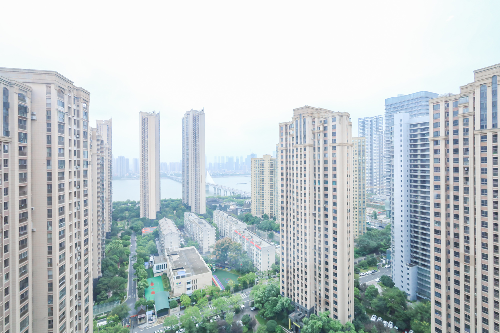 世茂铂翠湾一期  4室2厅2卫    248.0万其他