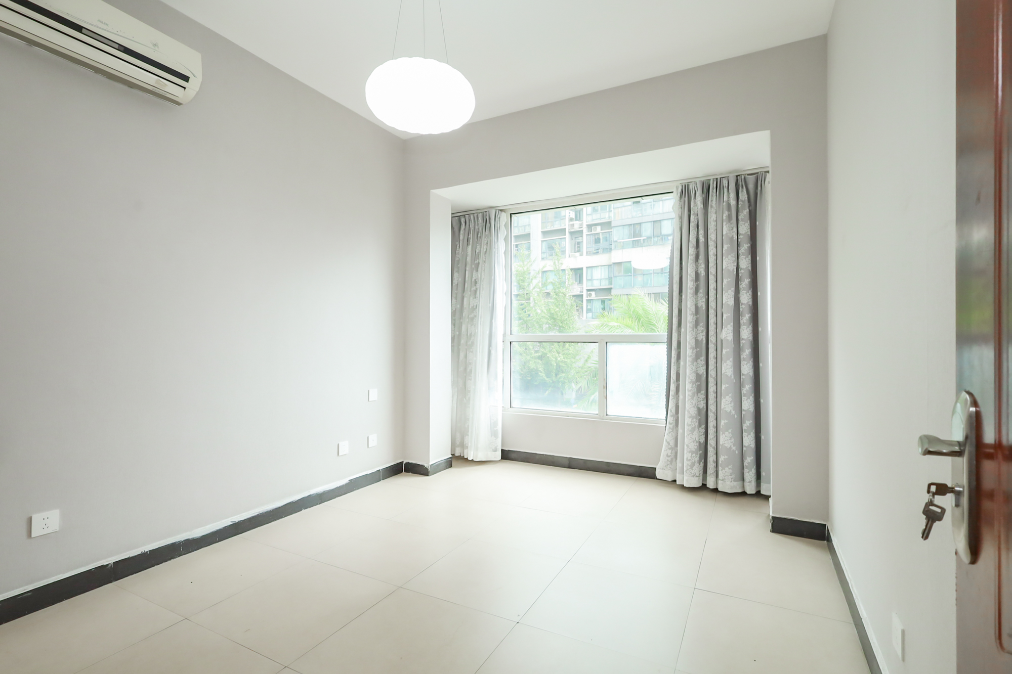 华韵城市海岸(城市水岸苑)  2室2厅1卫    95.0万 华韵城市海岸(城市水岸苑)  2室2厅1卫    95.0万卧室