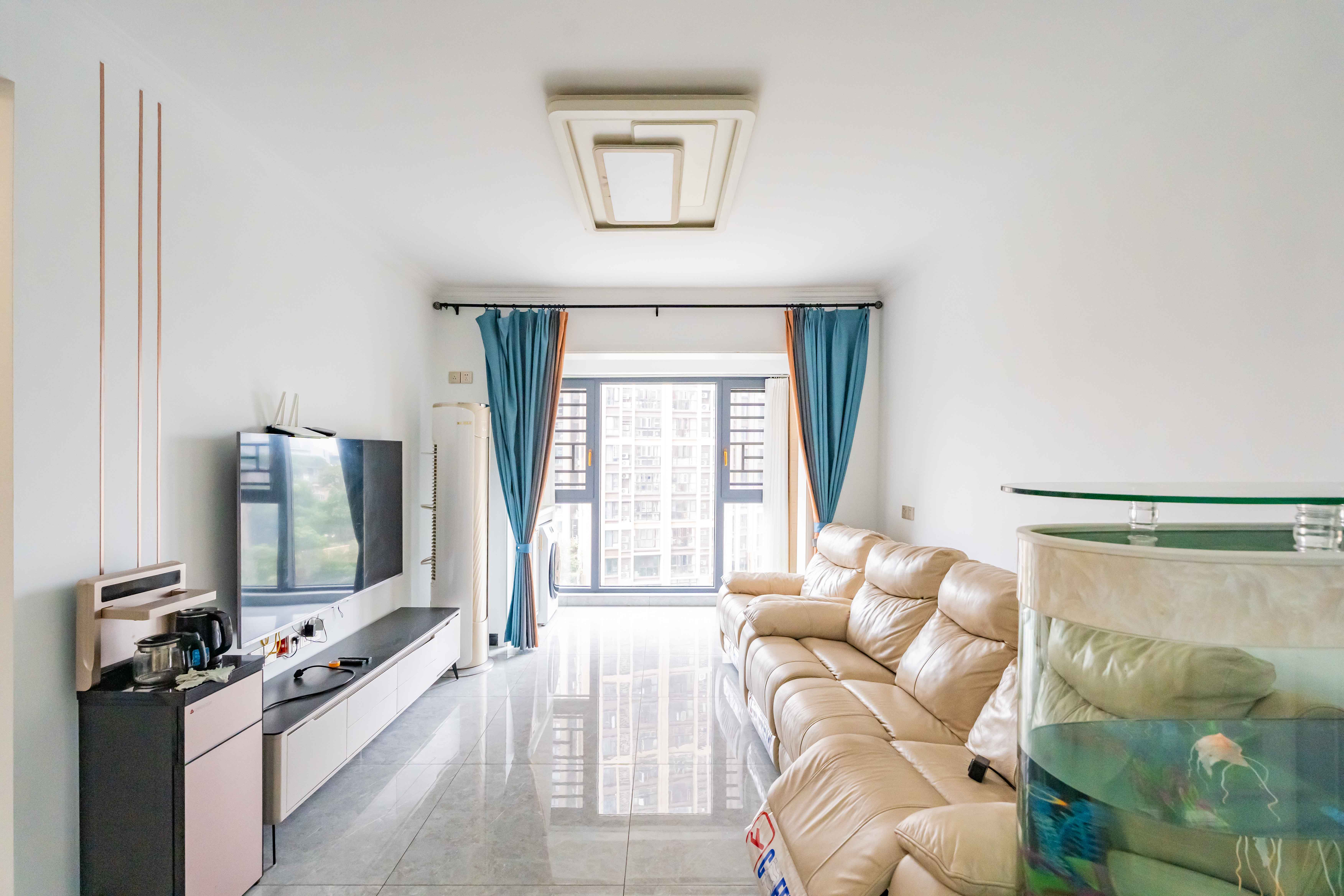 上园商住小区 3室1厅1卫 100.0万 上园商住小区 3室1厅1卫 100.0万客厅