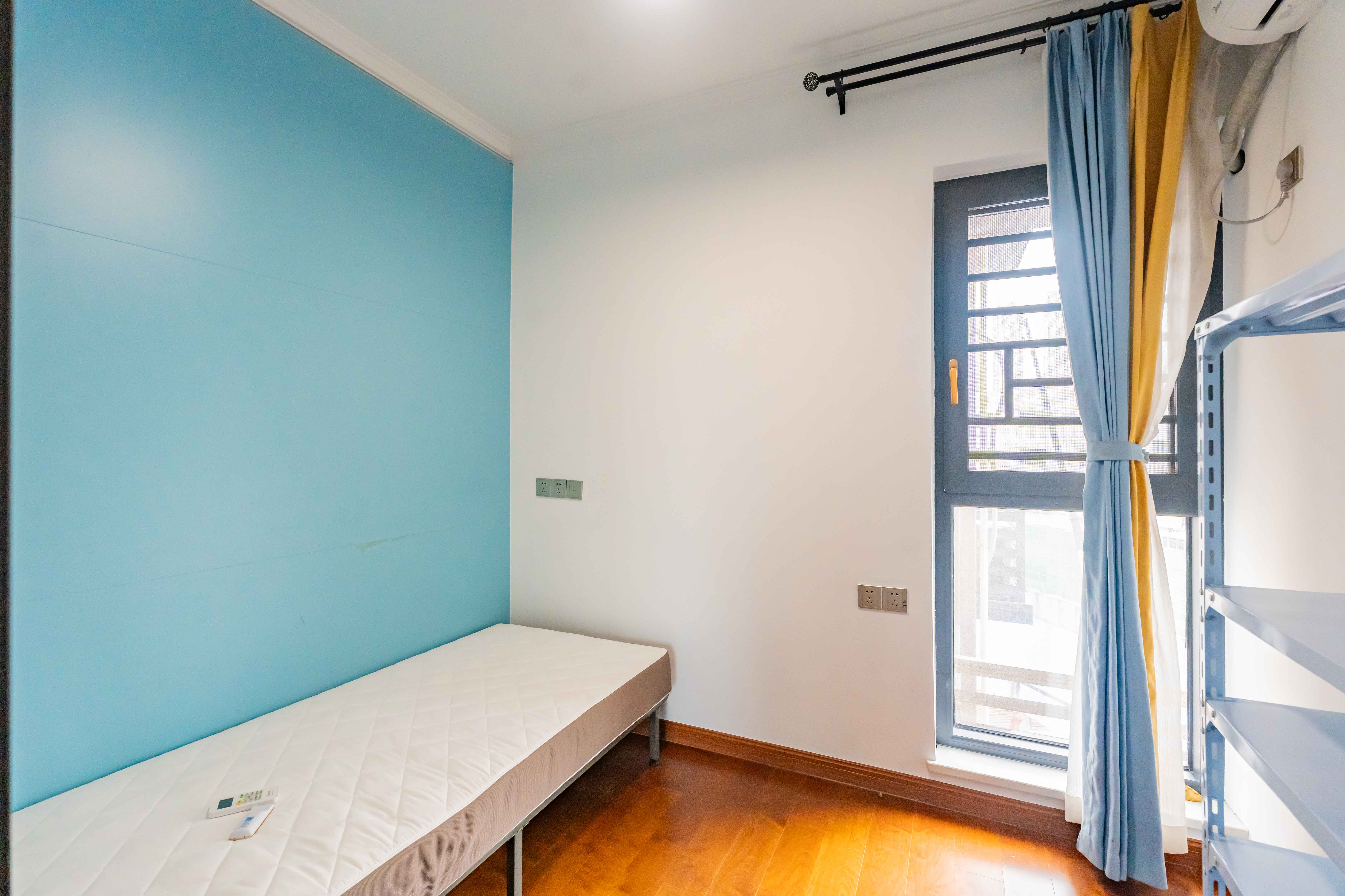 上园商住小区 3室1厅1卫 100.0万 上园商住小区 3室1厅1卫 100.0万卧室