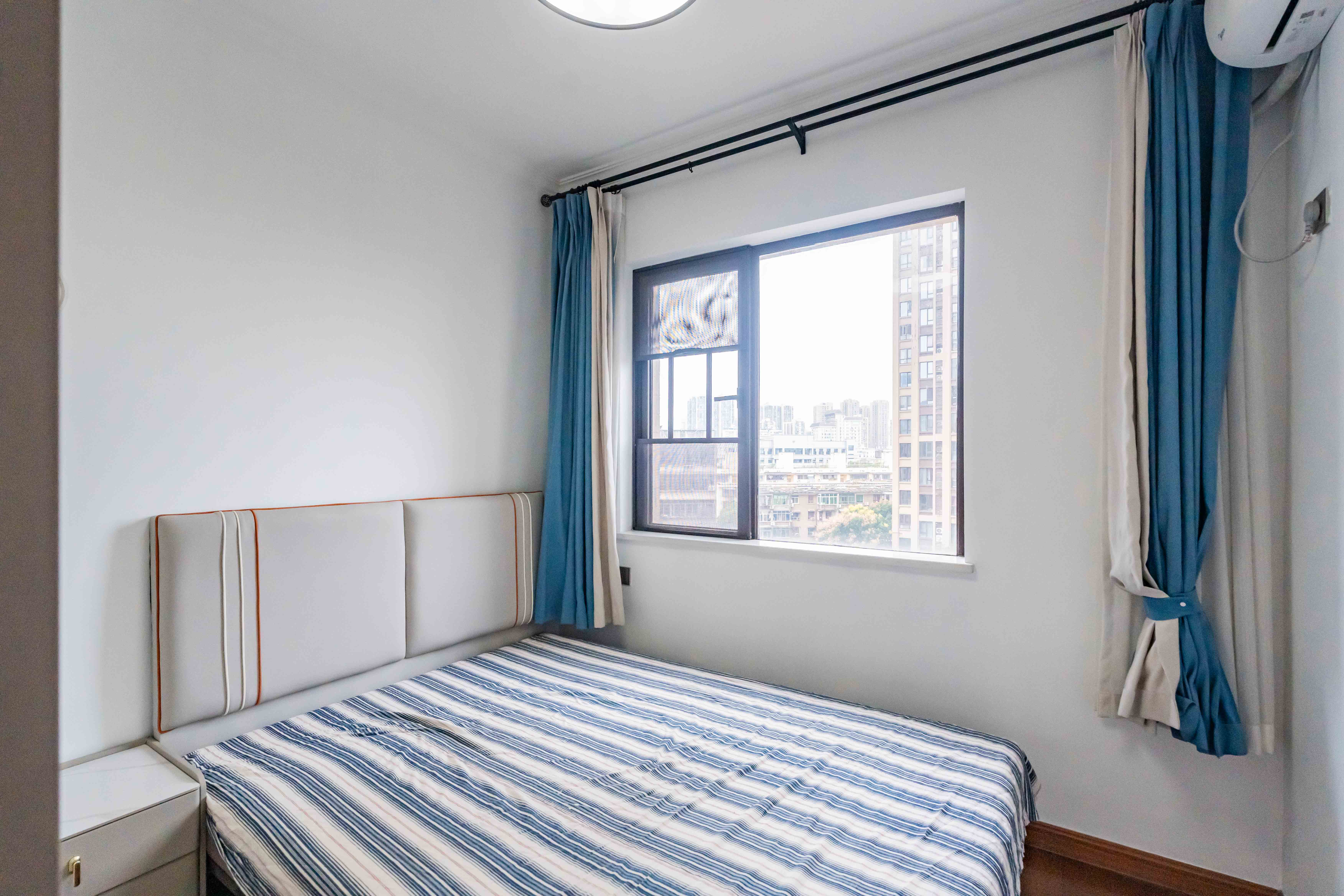 上园商住小区 3室1厅1卫 100.0万 上园商住小区 3室1厅1卫 100.0万卧室