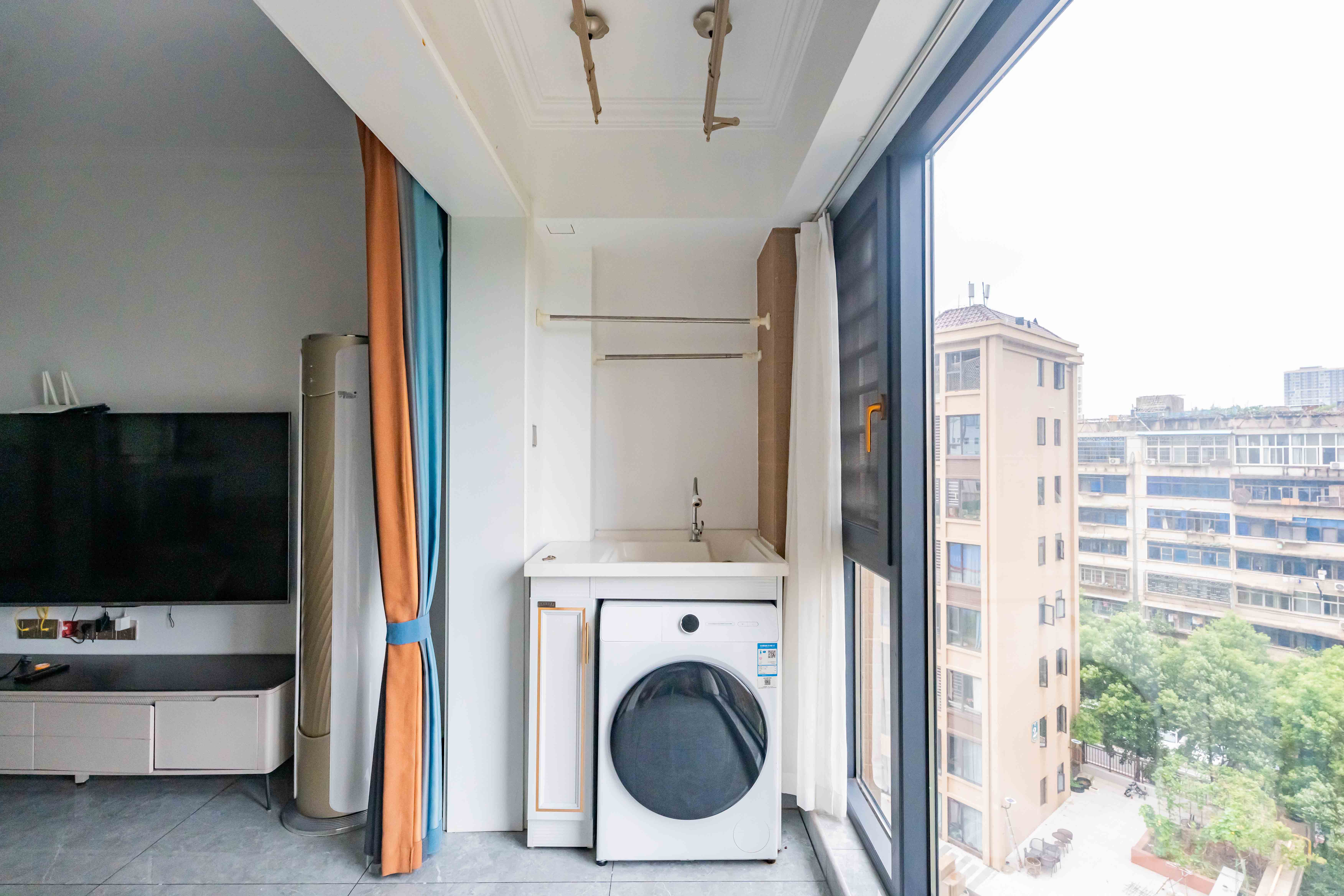 上园商住小区 3室1厅1卫 100.0万 上园商住小区 3室1厅1卫 100.0万阳台