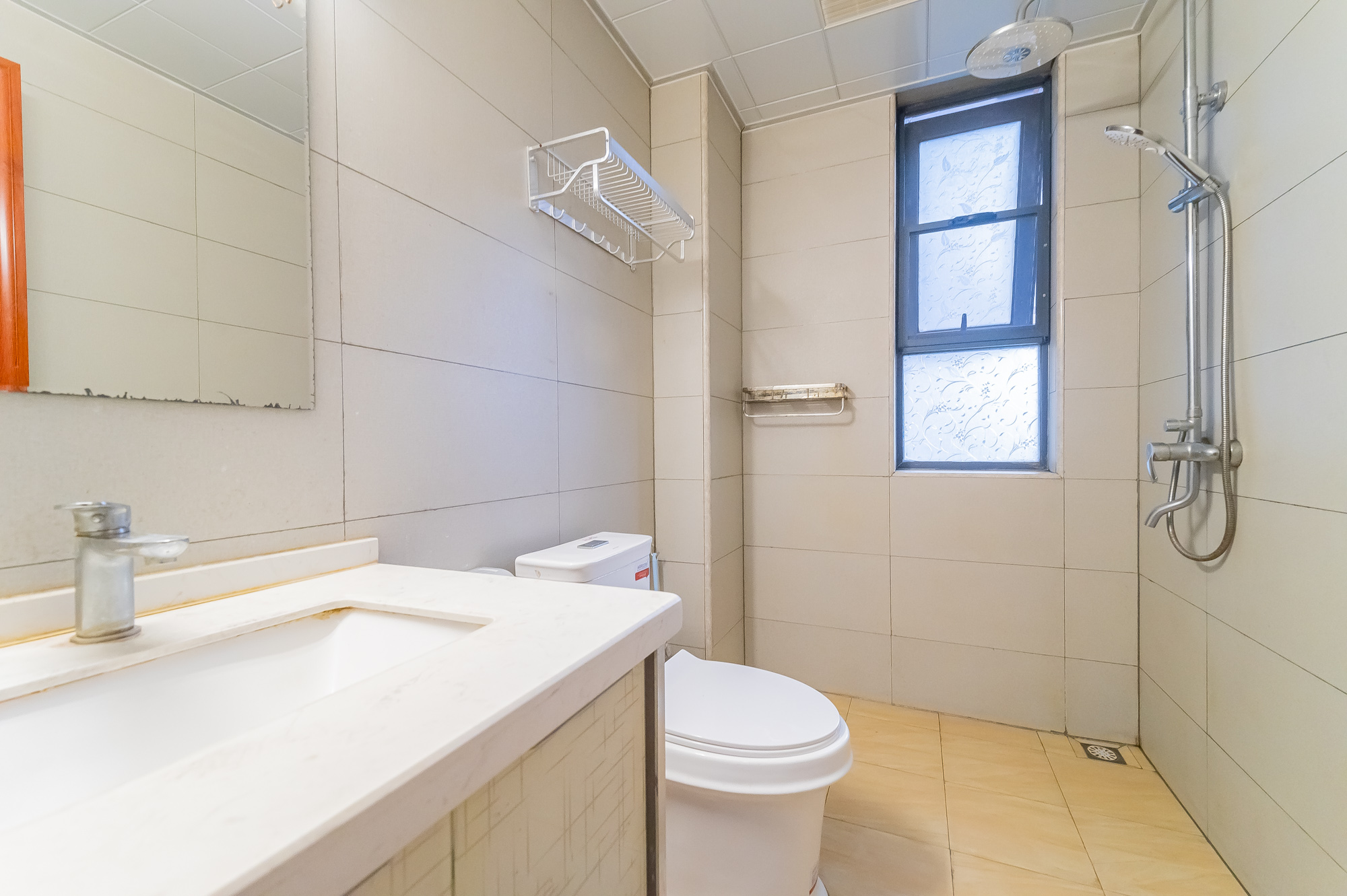 恒基凯旋门三期 3室2厅2卫 120.0万 恒基凯旋门三期 3室2厅2卫 120.0万卫生间