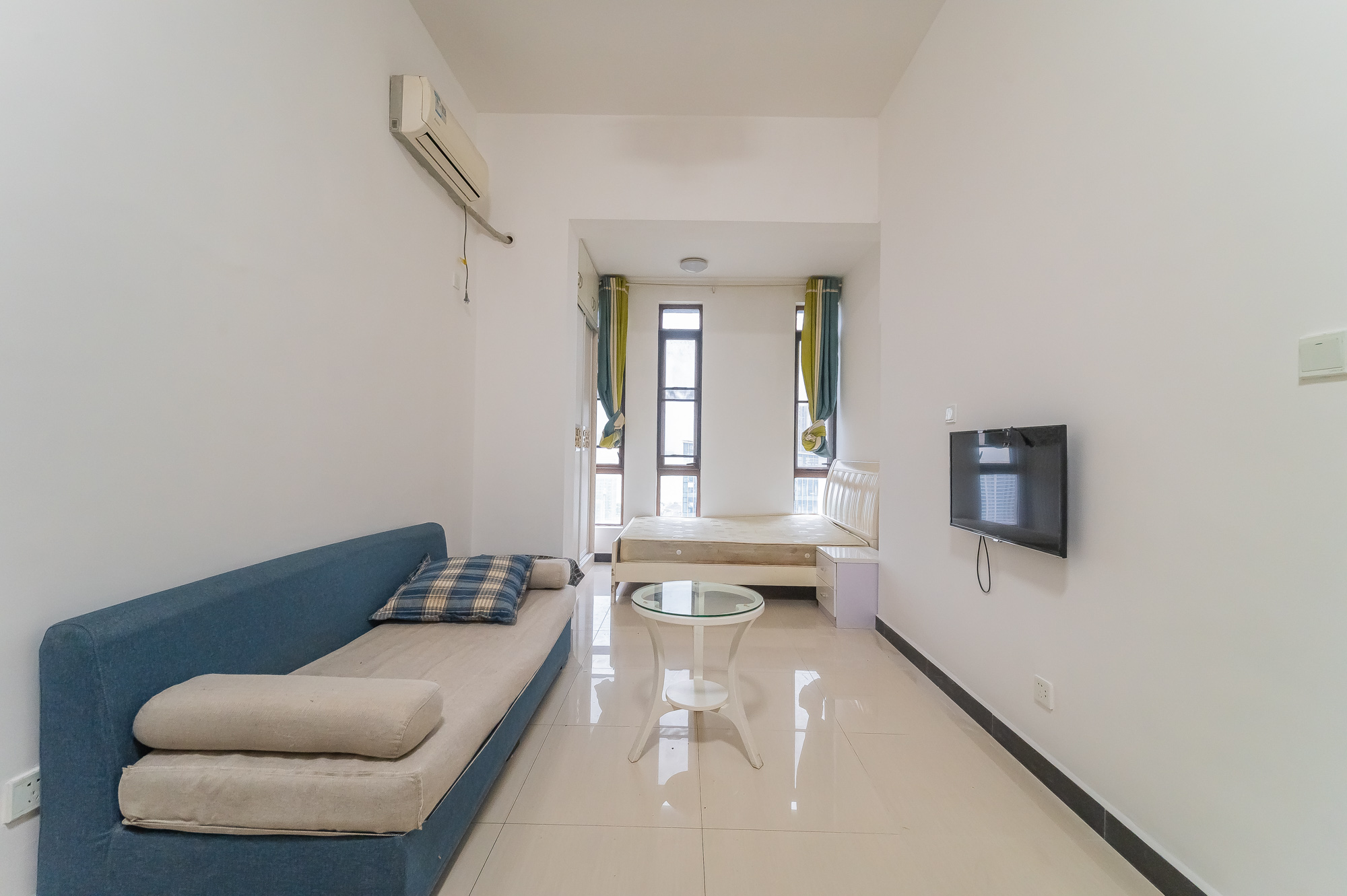 湖湾世景 1室1厅1卫 31.8万 湖湾世景 1室1厅1卫 31.8万客厅