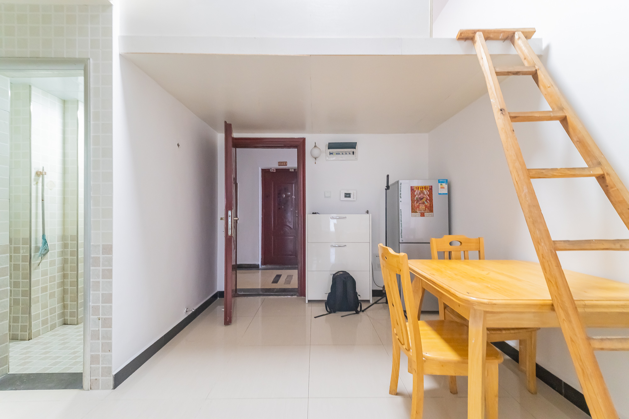 湖湾世景 1室1厅1卫 31.8万 湖湾世景 1室1厅1卫 31.8万客厅