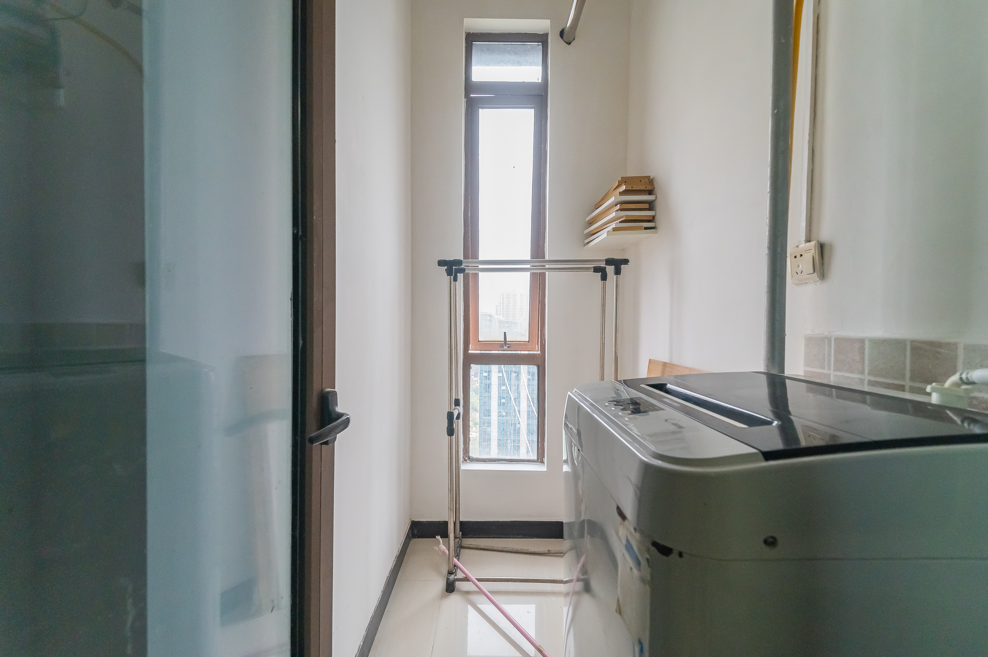 湖湾世景 1室1厅1卫 31.8万 湖湾世景 1室1厅1卫 31.8万阳台