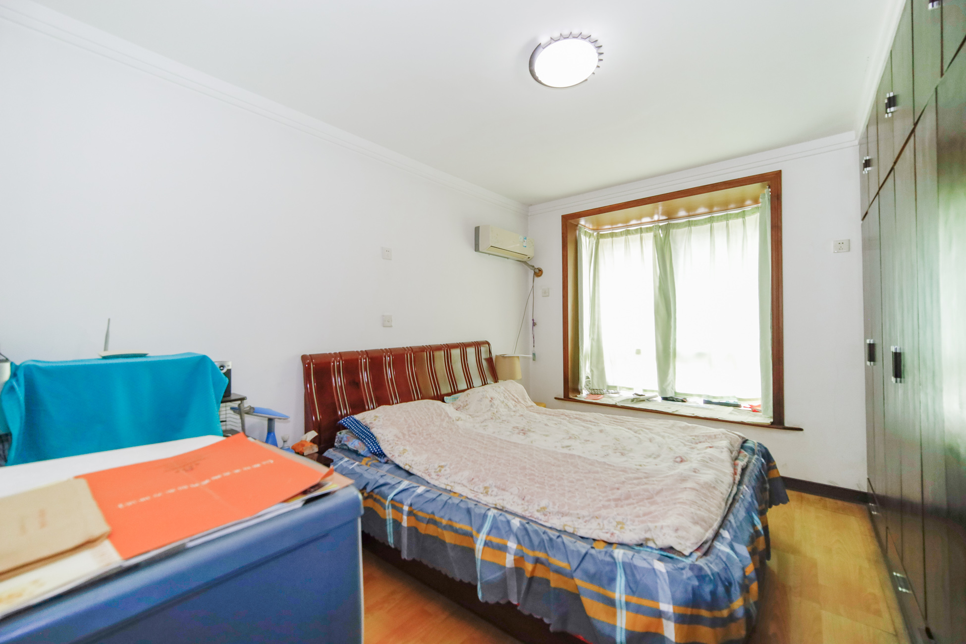 景湾小区(井湾小区) 3室2厅2卫 63.8万 景湾小区(井湾小区) 3室2厅2卫 63.8万卧室