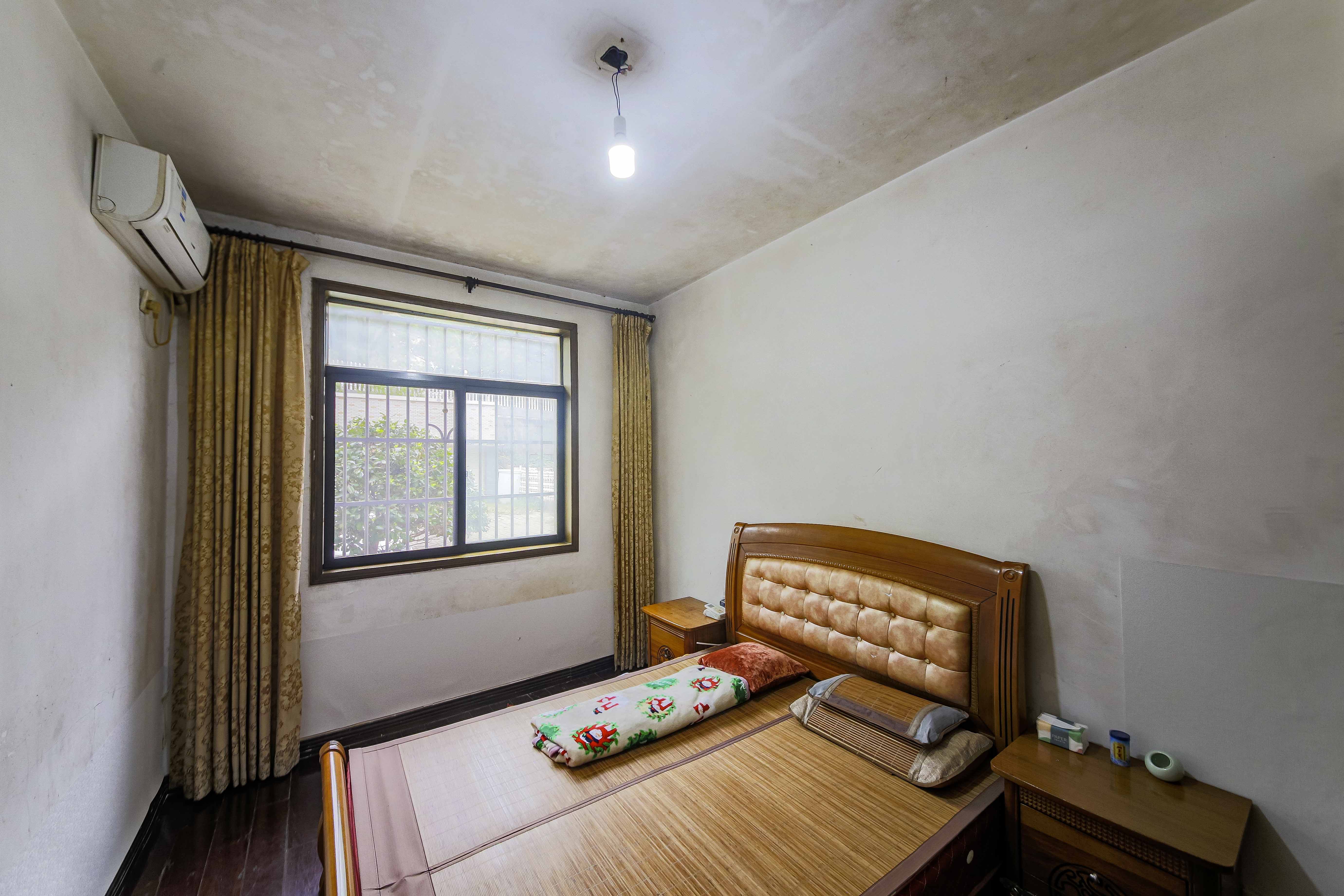 旺坤家园 3室2厅2卫 70.0万 旺坤家园 3室2厅2卫 70.0万卧室