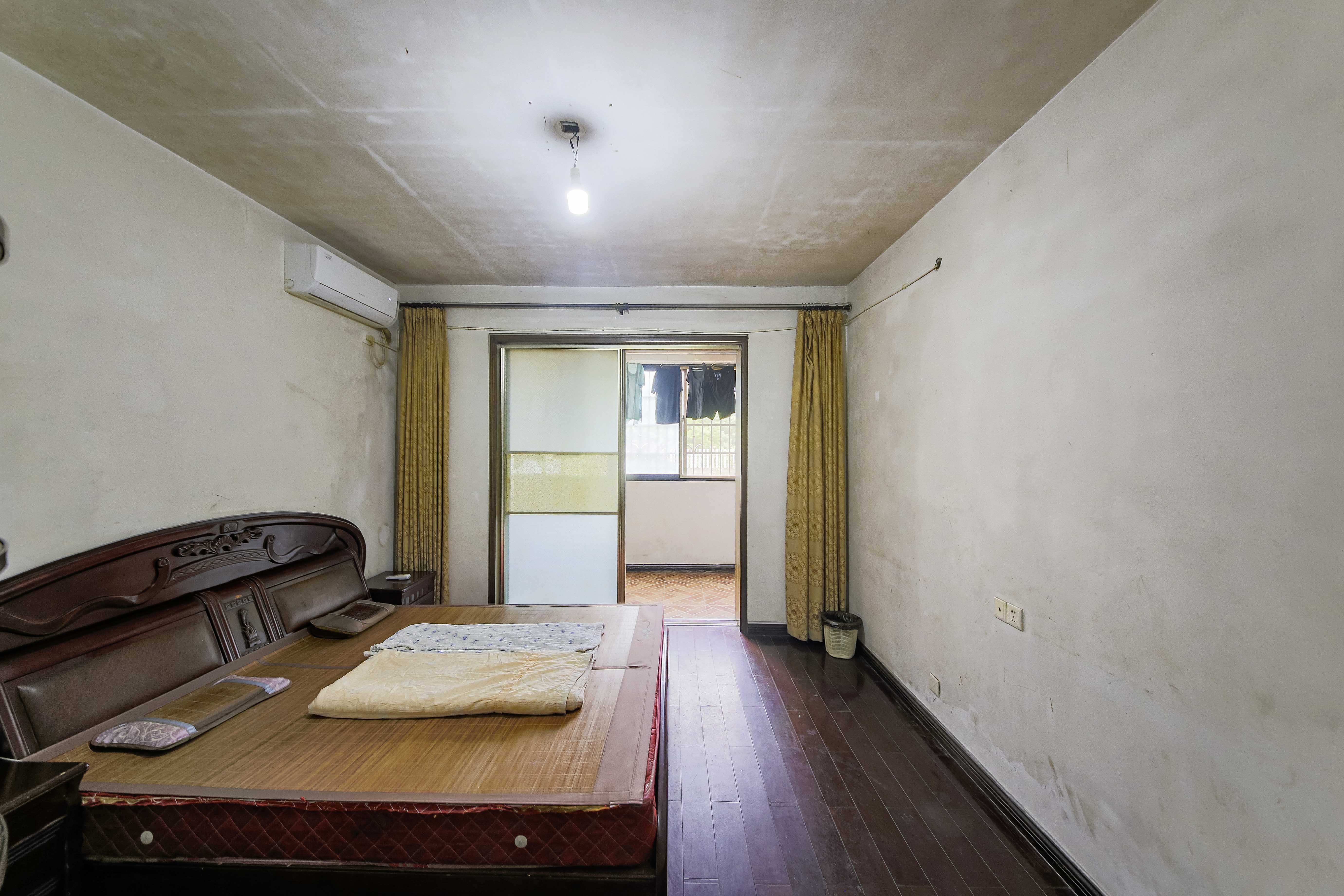 旺坤家园 3室2厅2卫 70.0万 旺坤家园 3室2厅2卫 70.0万卧室