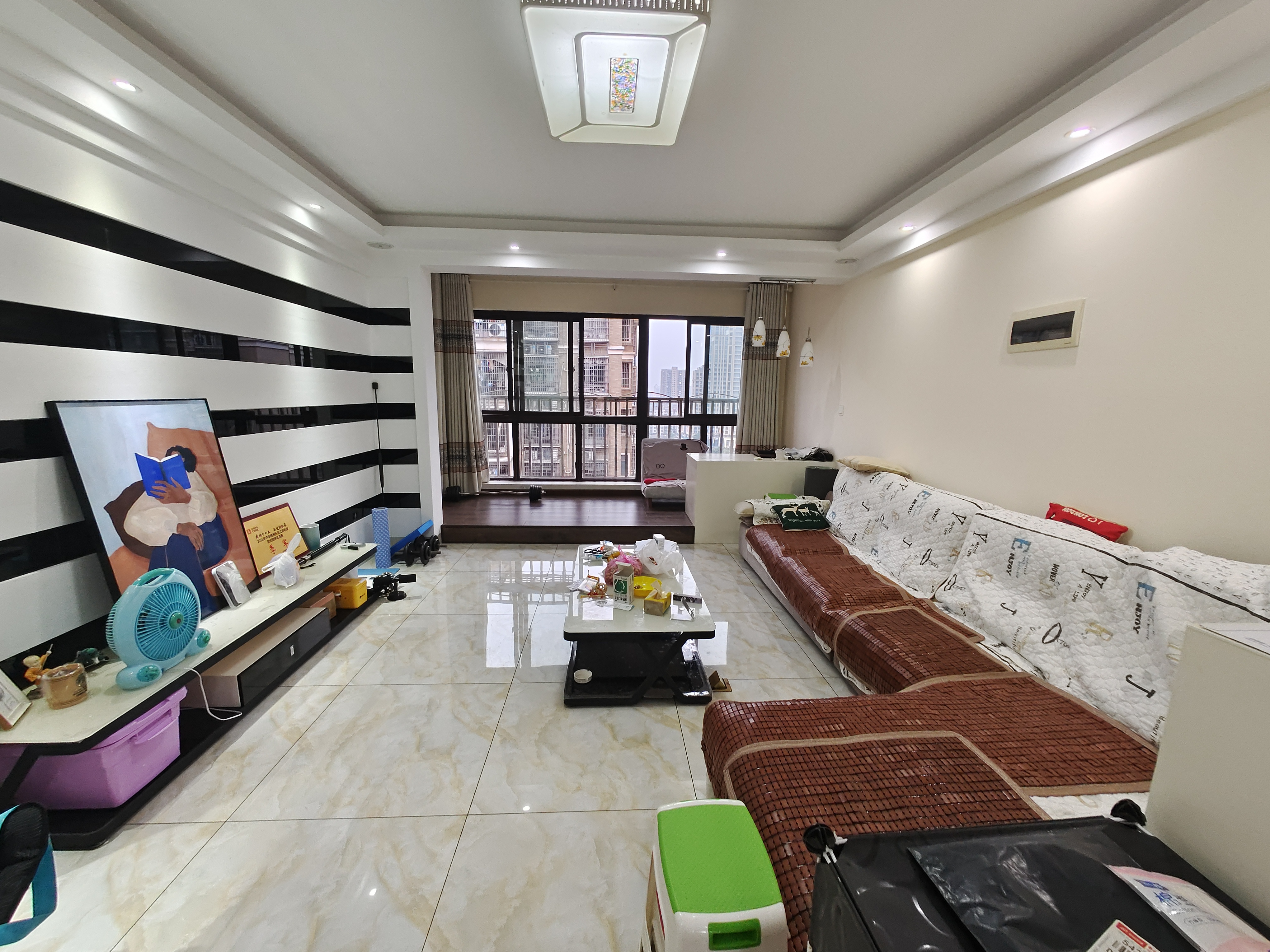 华府龙苑 3室2厅2卫 62.0万 华府龙苑 3室2厅2卫 62.0万室内图