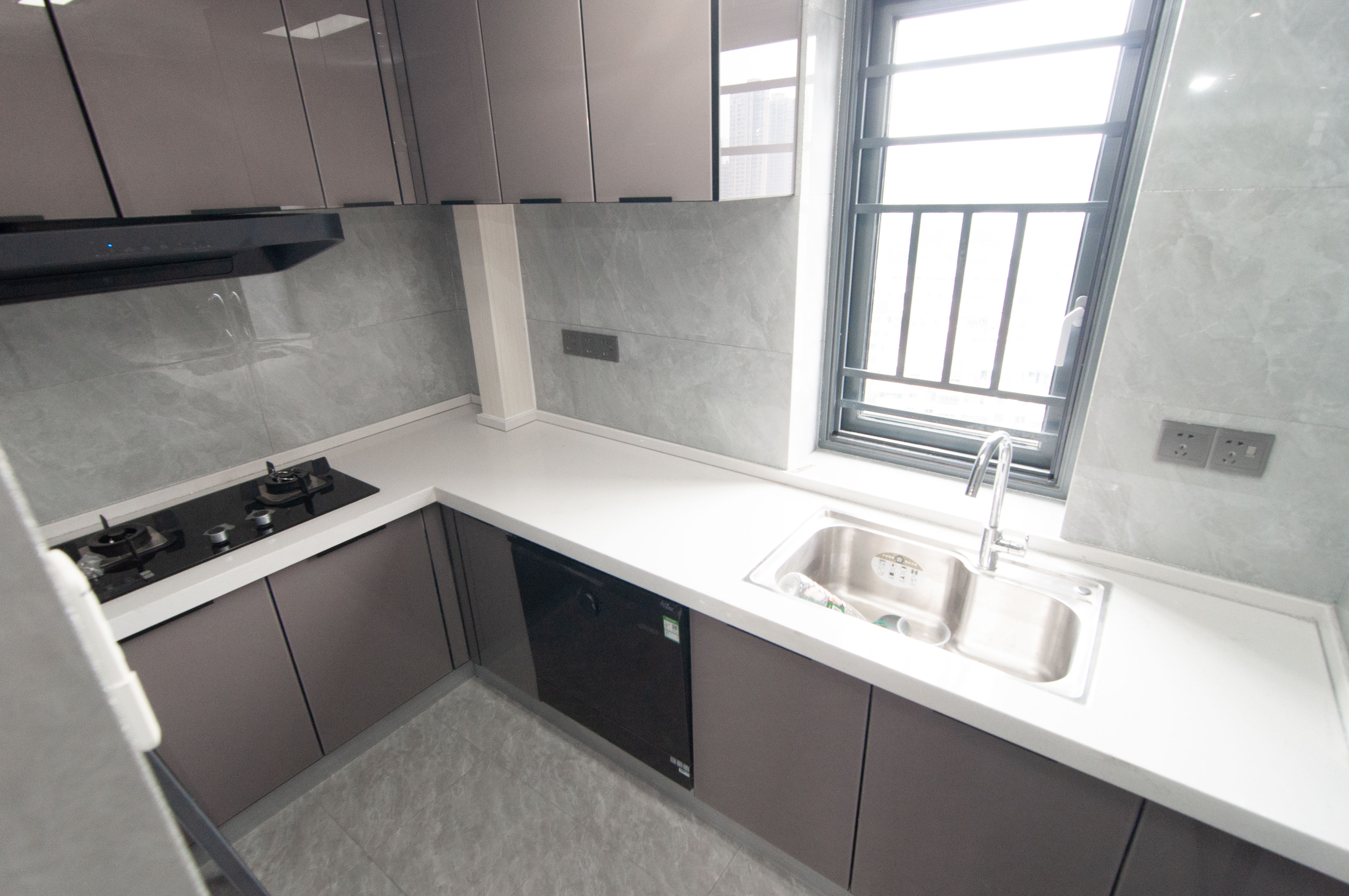 高鑫麓城  3室2厅1卫    168.0万厨房