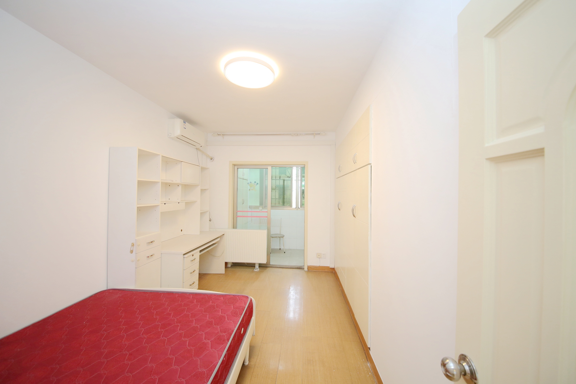 东南明苑  3室2厅2卫    69.8万其他