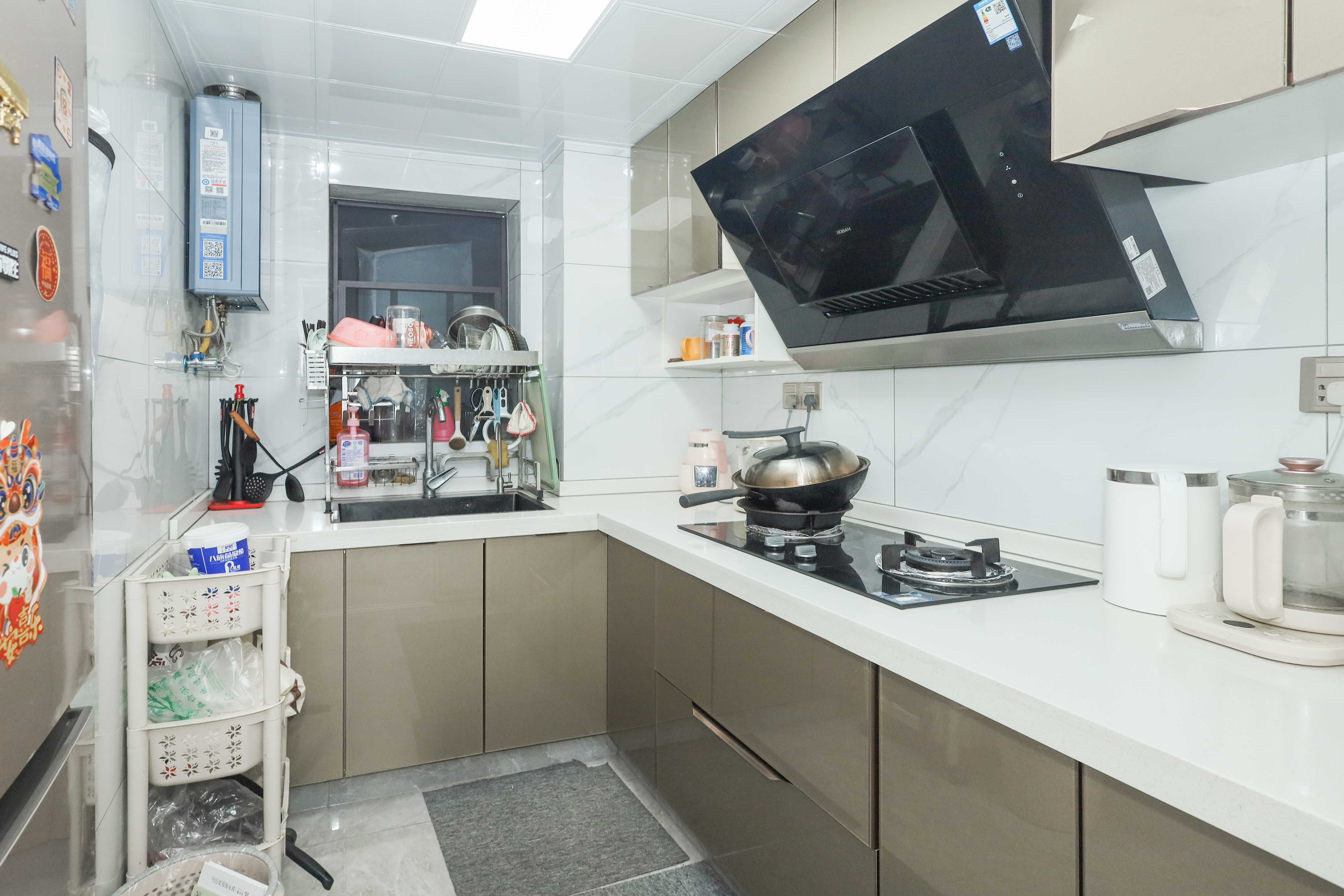 万科金色梦想B区  2室2厅2卫    60.0万 万科金色梦想B区  2室2厅2卫    60.0万厨房