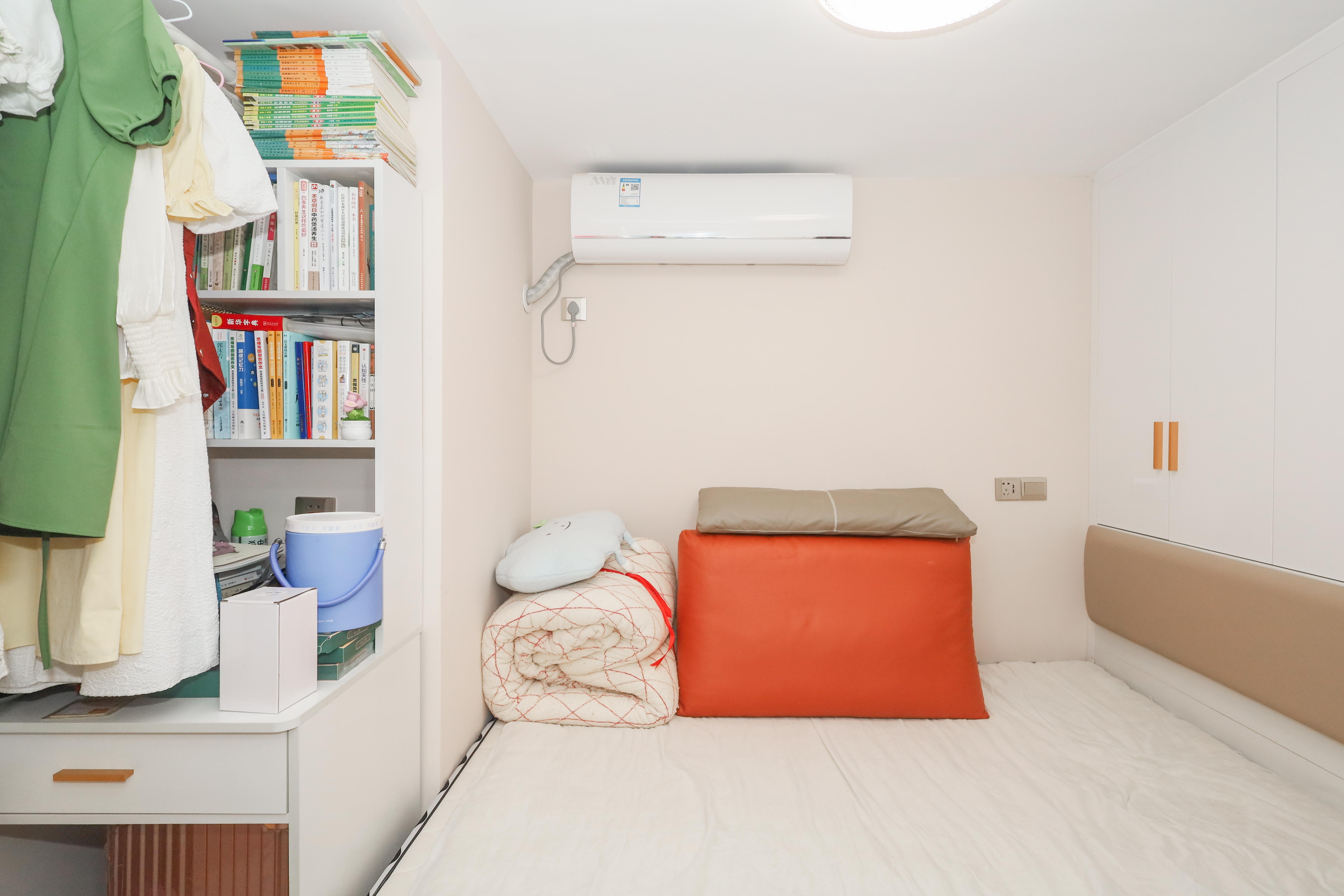 万科金色梦想B区  2室2厅2卫    60.0万 万科金色梦想B区  2室2厅2卫    60.0万卧室