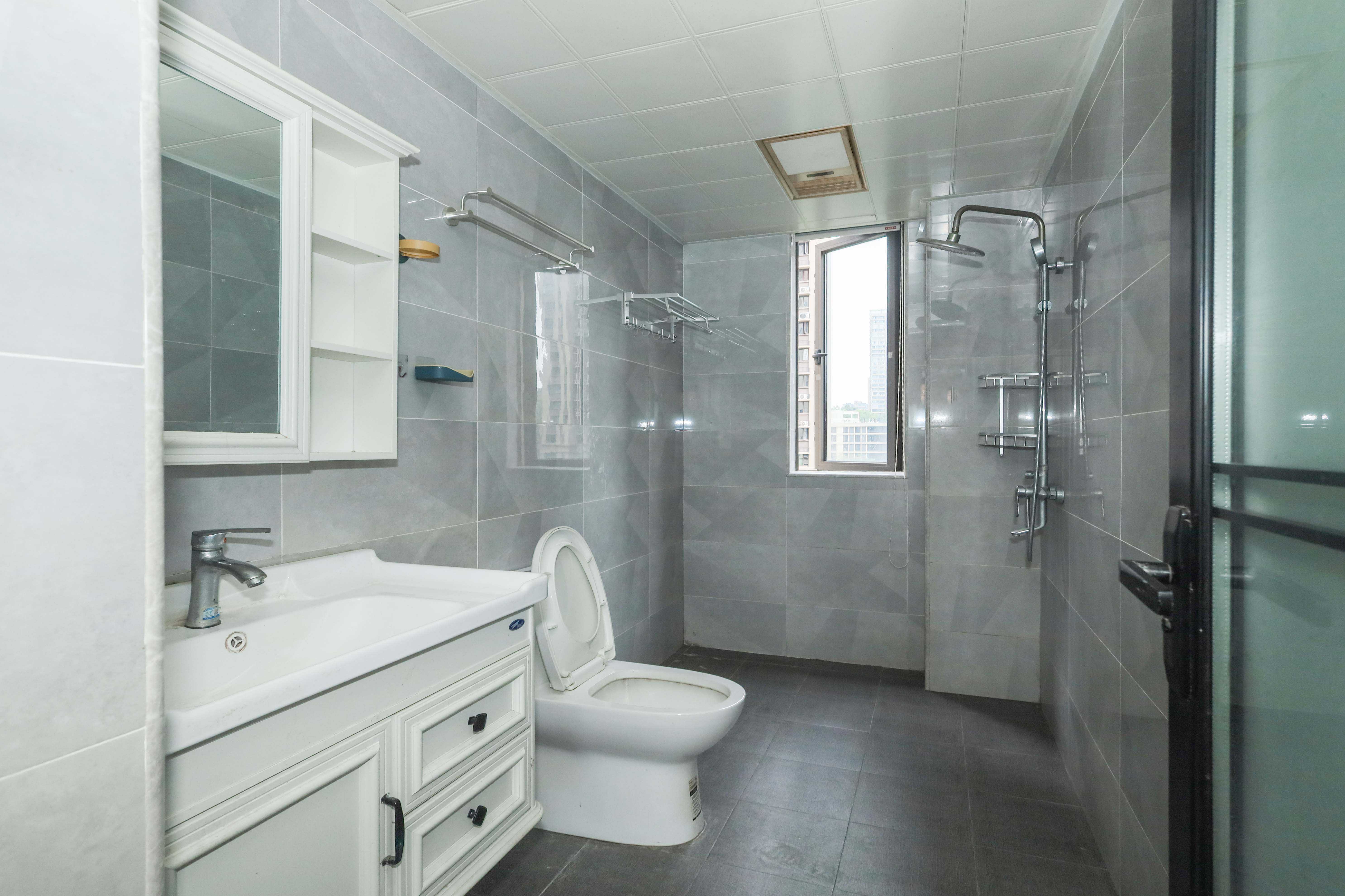 梅溪湖合能璞丽  3室2厅2卫    115.0万卫生间