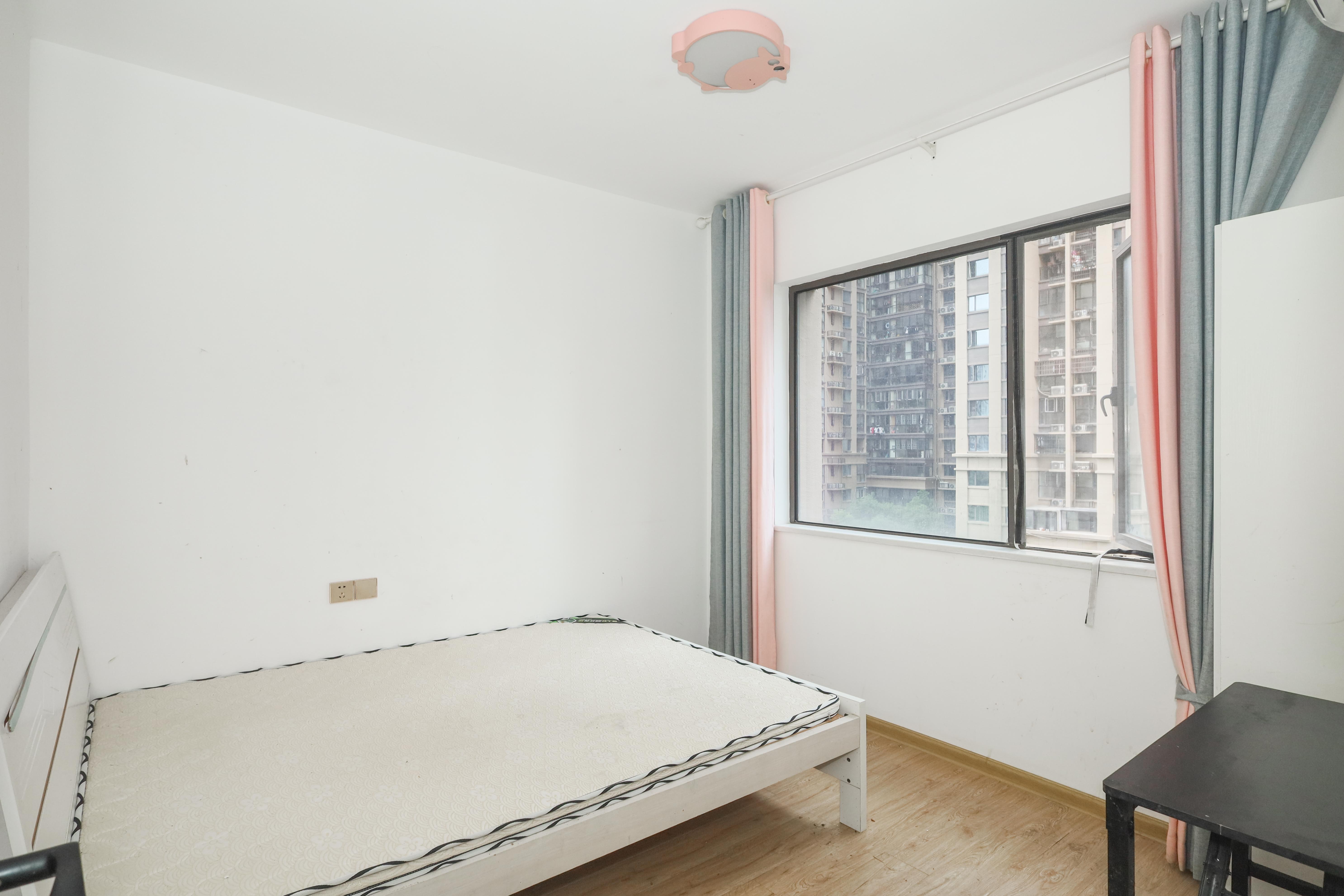 梅溪湖合能璞丽  3室2厅2卫    115.0万卧室