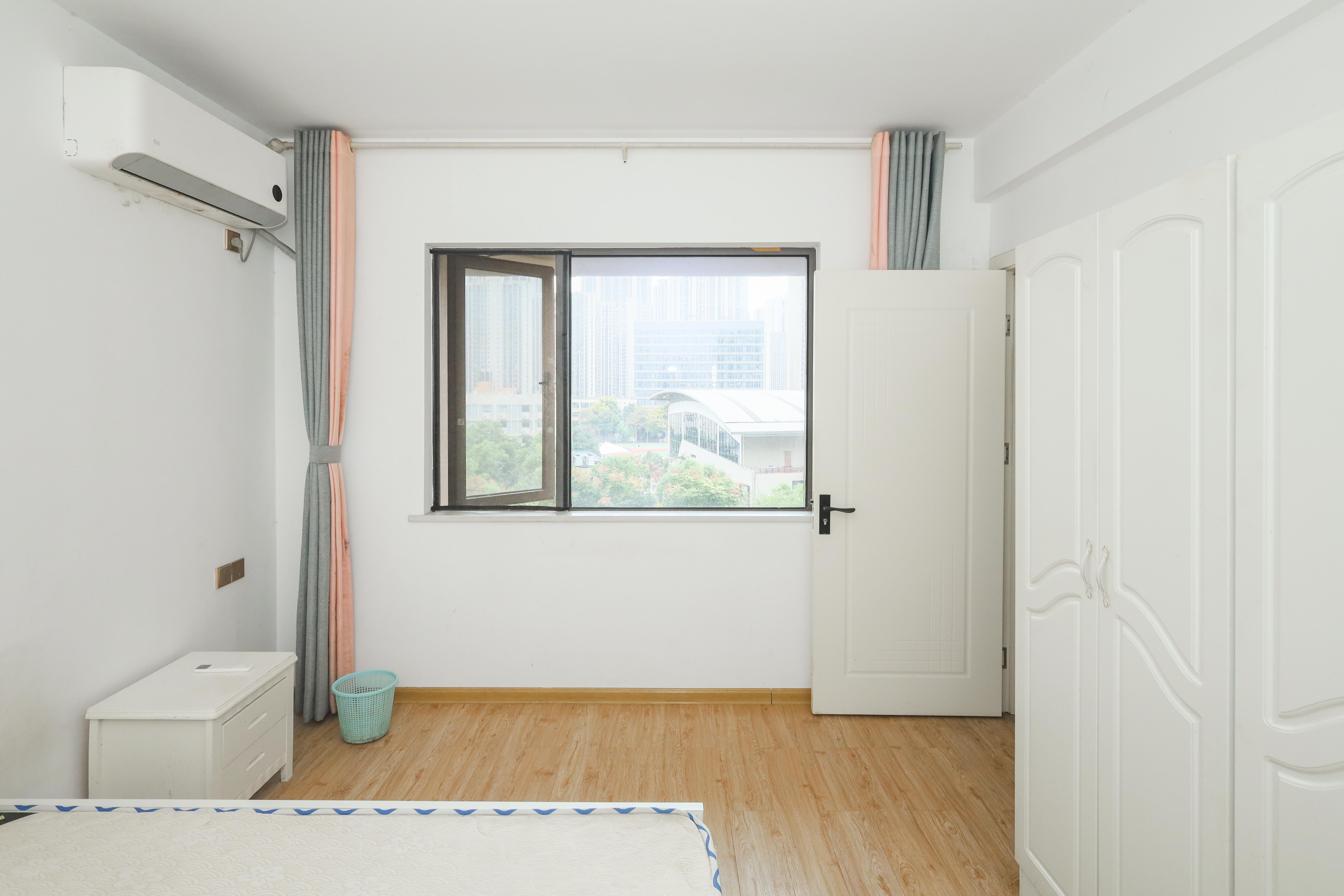 梅溪湖合能璞丽  3室2厅2卫    115.0万卧室